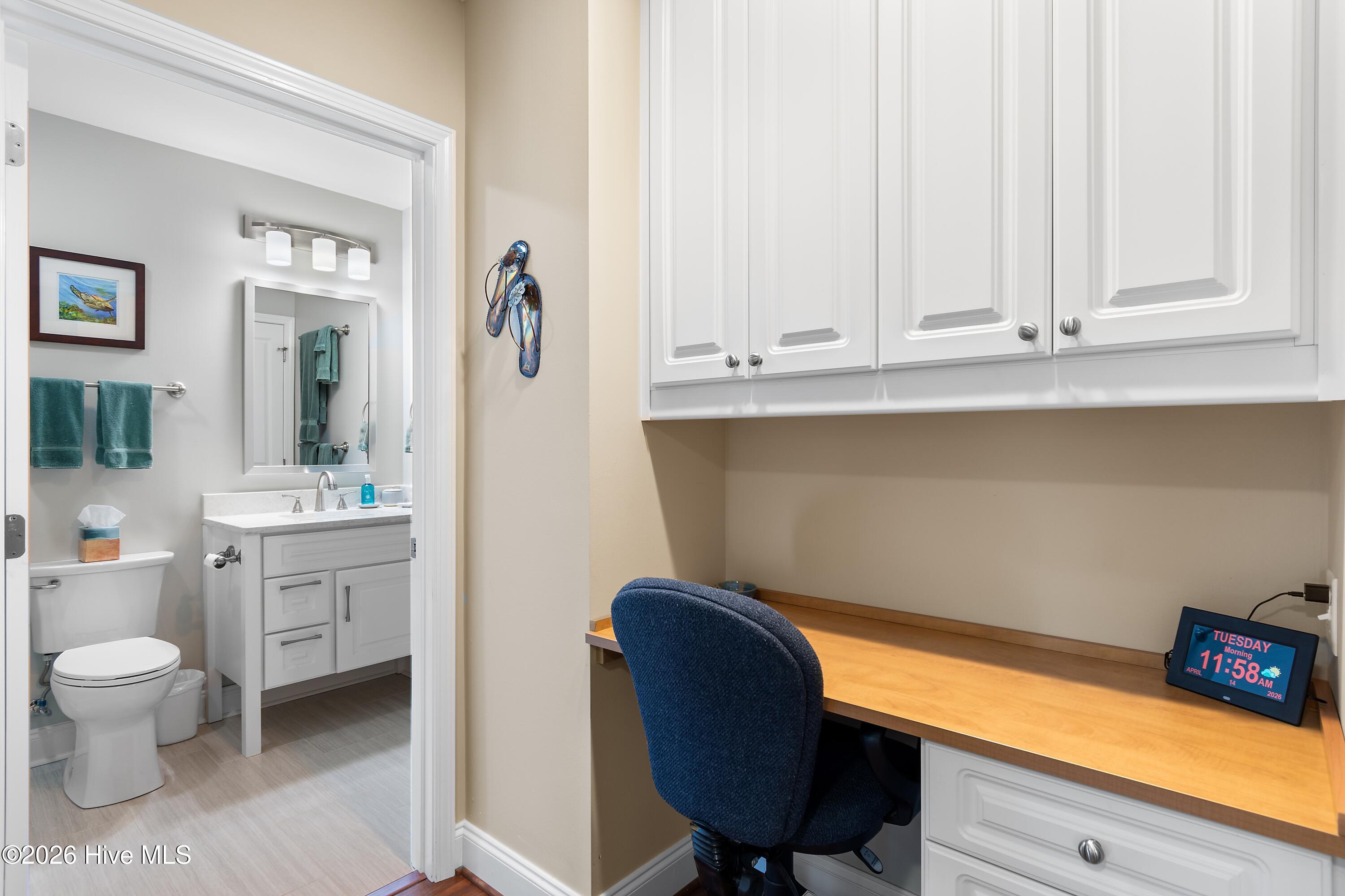 100567297 | Photo 35