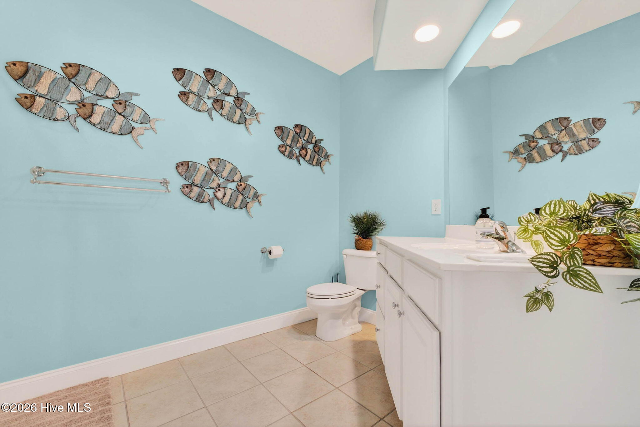 100566097 | Photo 24