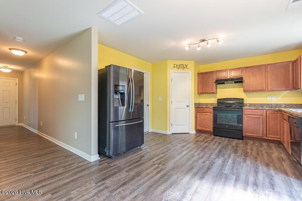 100565114 | Photo 10