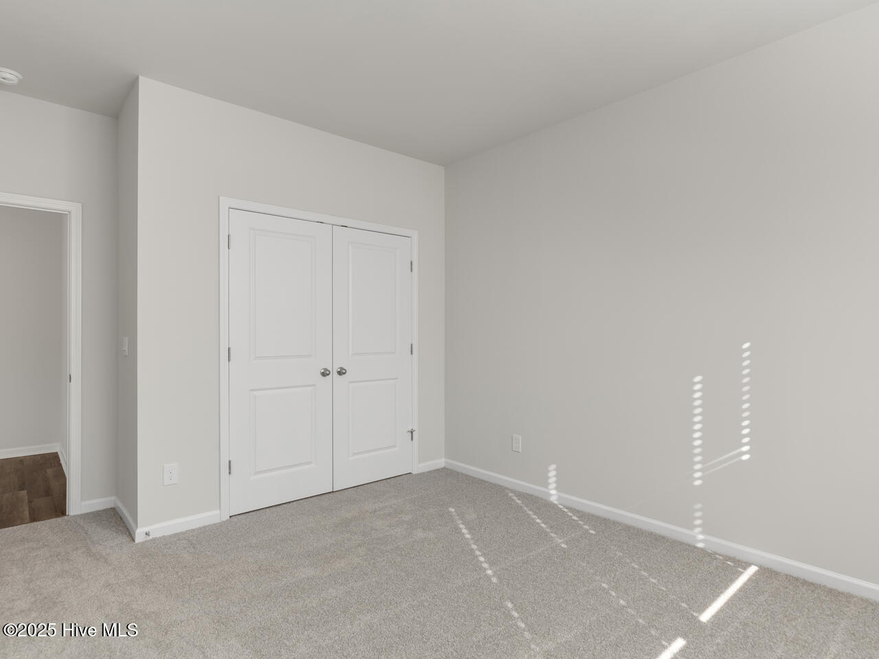 100547715 | Photo 21