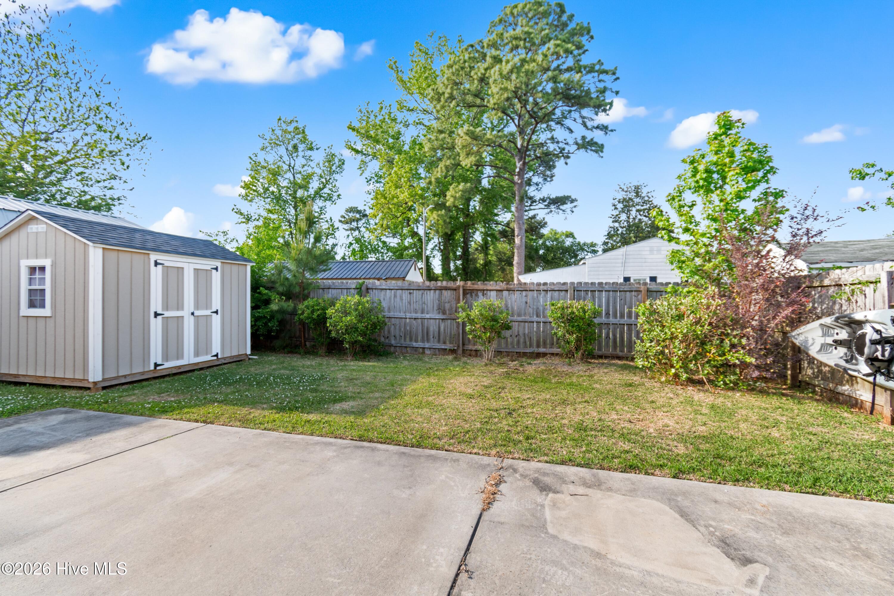 100568086 | Photo 28