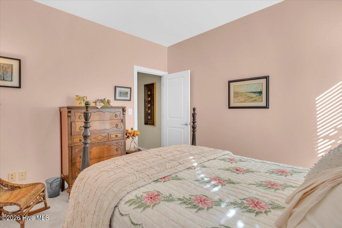 100548229 | Photo 15