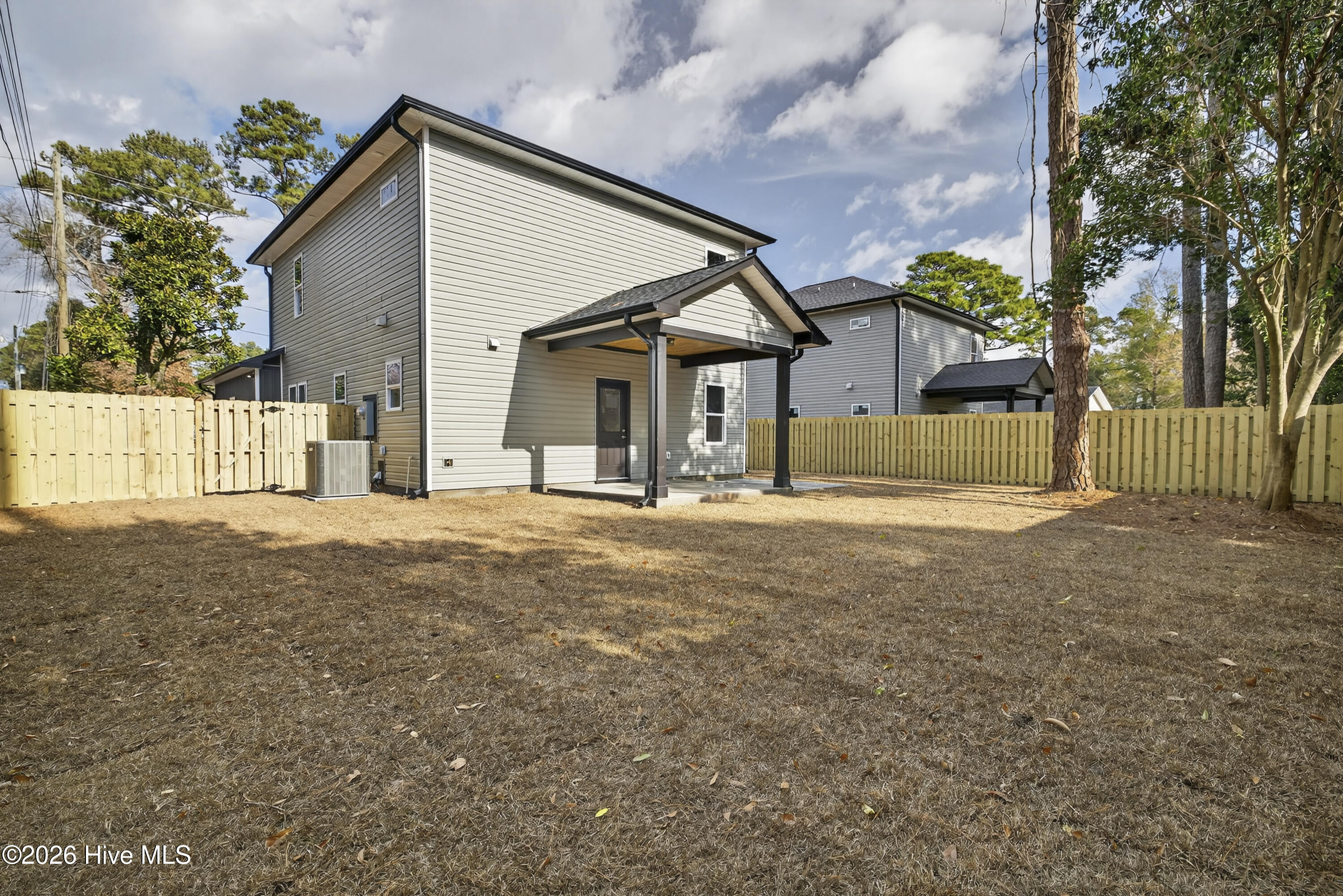 100548681 | Photo 40