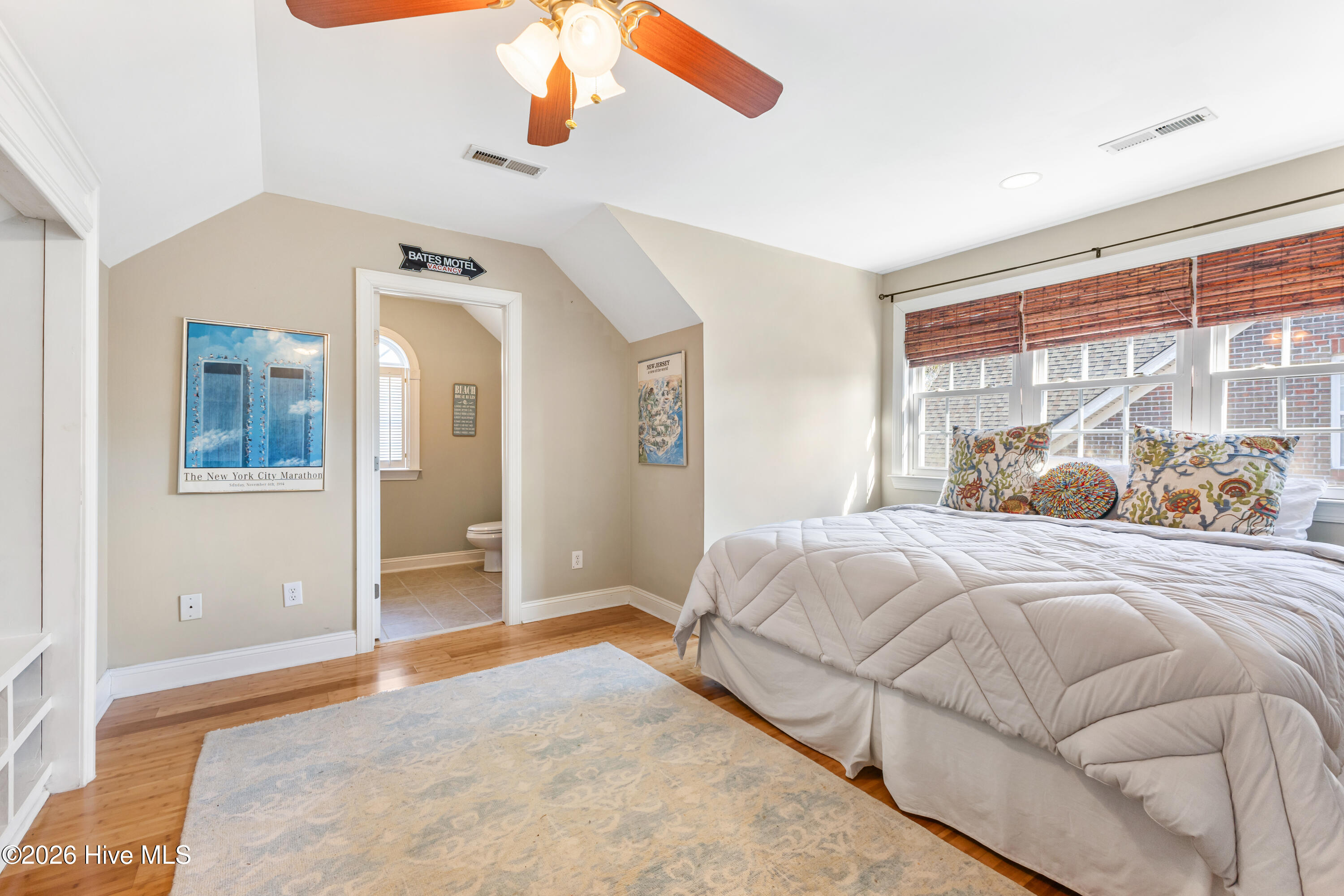 100553841 | Photo 31