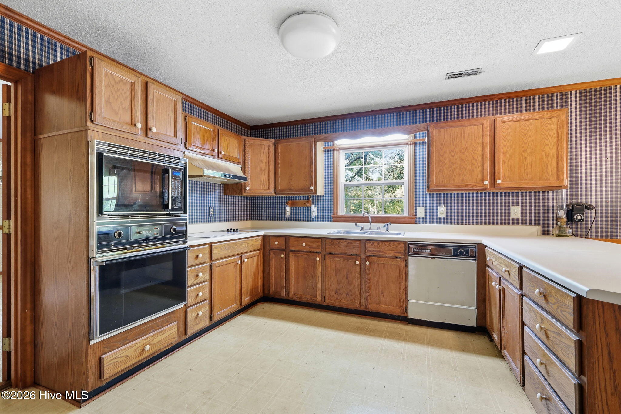2604 One Iron Street,Morehead City