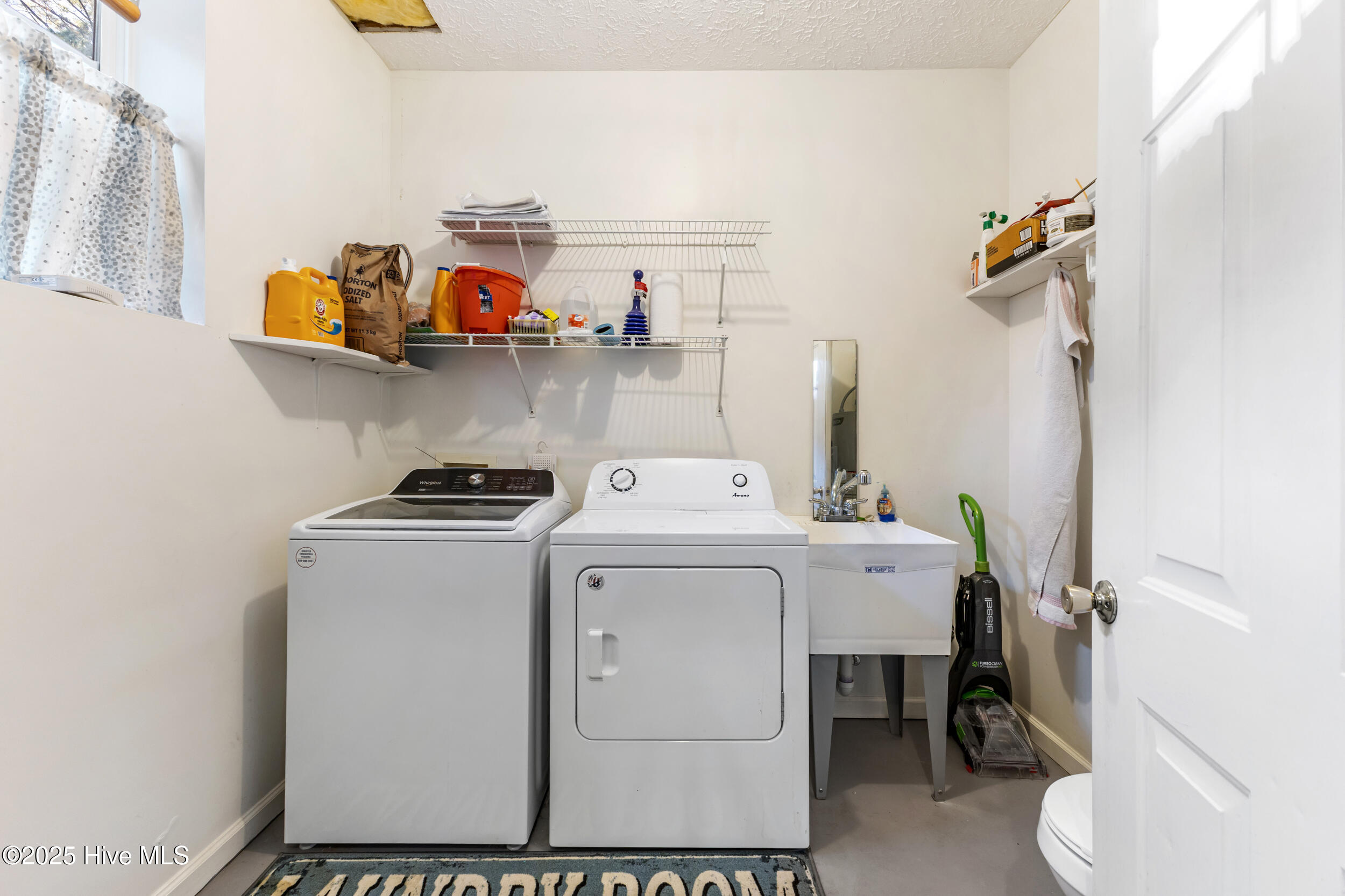 100556103 | Photo 26