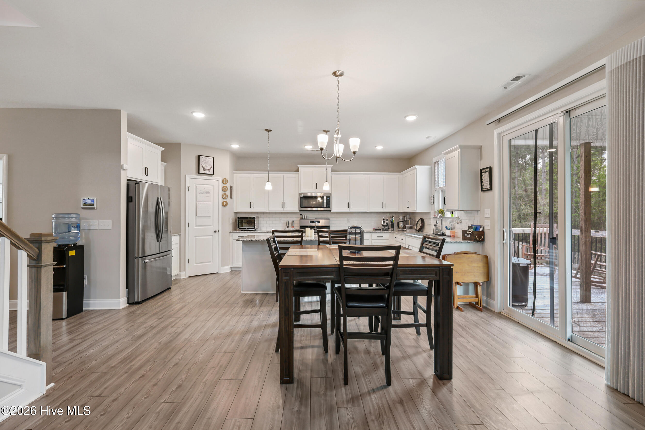 100565604 | Photo 11