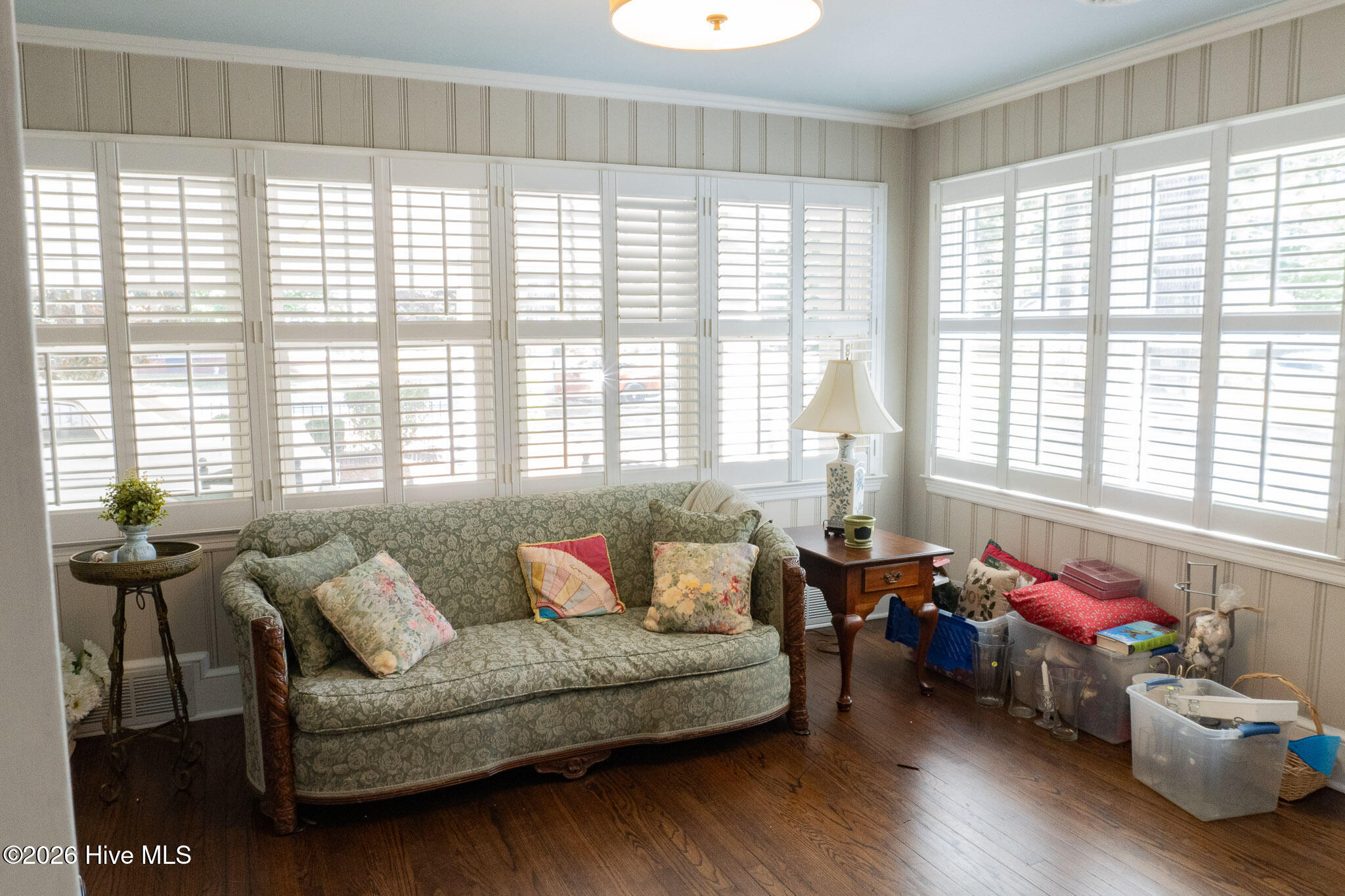 100567378 | Photo 18