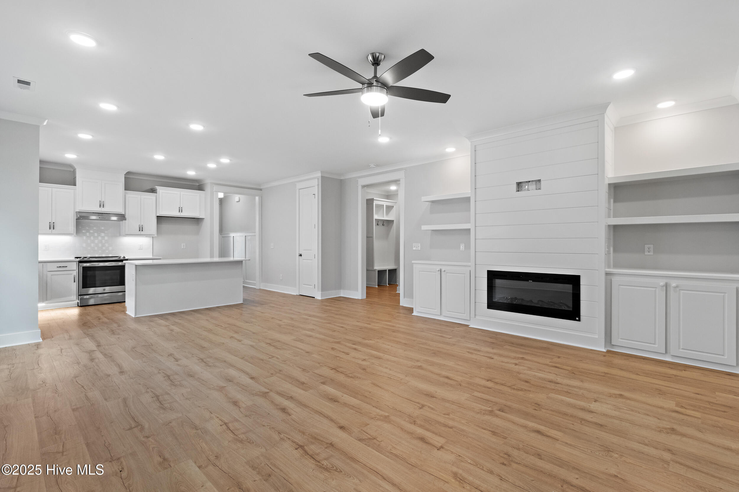 2062 Greenside Manor Drive SW, Ocean Isle Beach, NC 28469 – photo 16: 20_big room