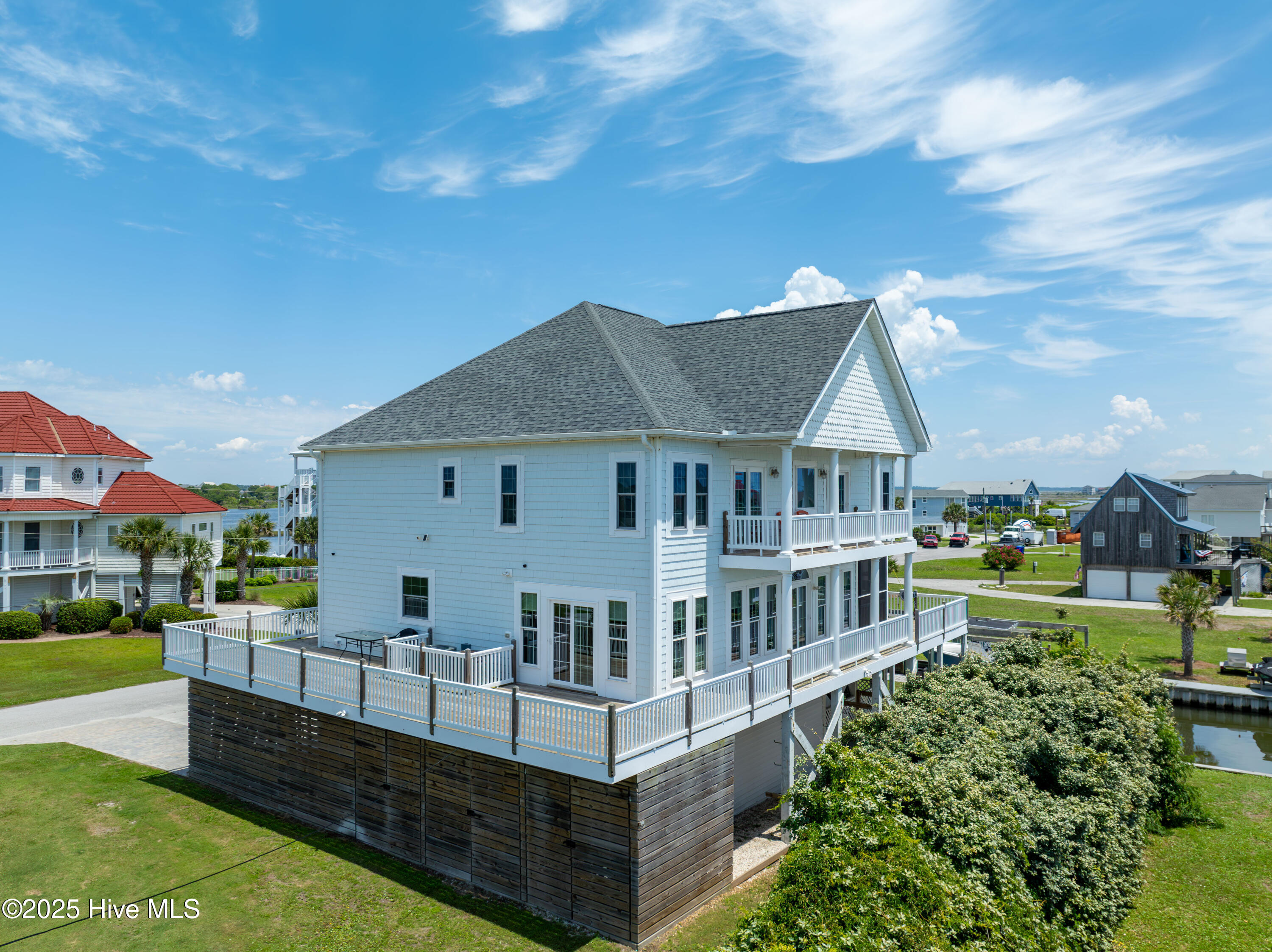 100563112 | Photo 52