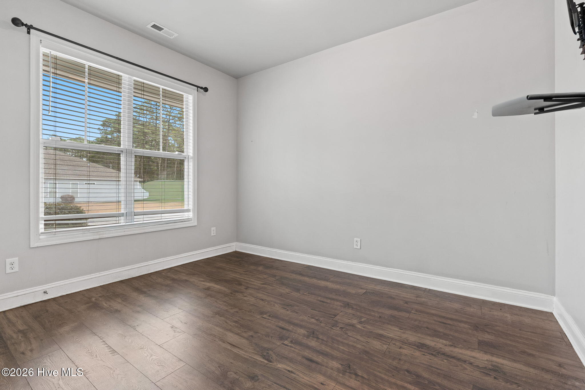 100540133 | Photo 11