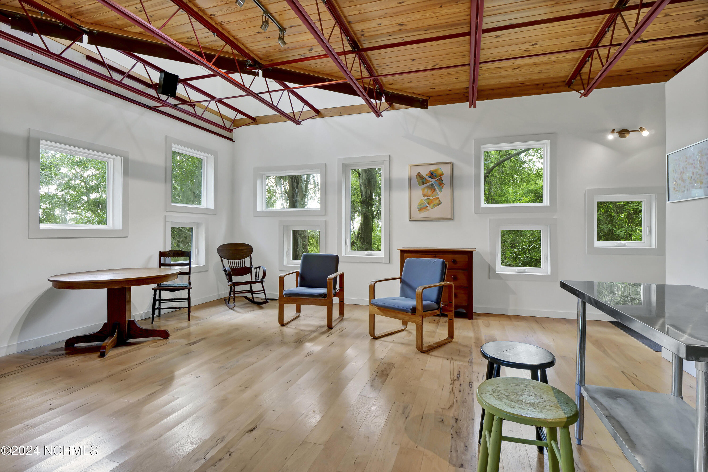 100552771 | Photo 32