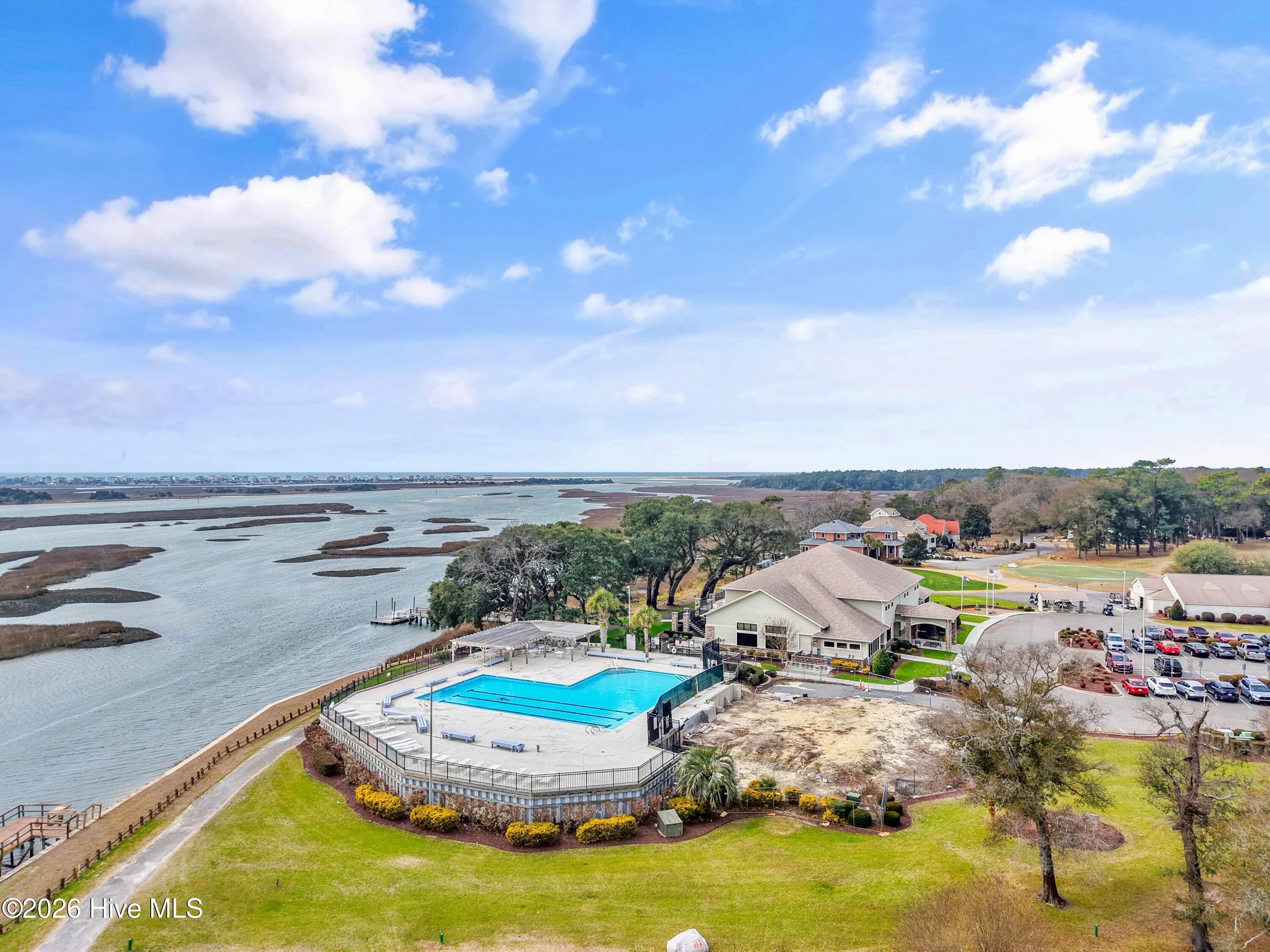 100557427 | Photo 93