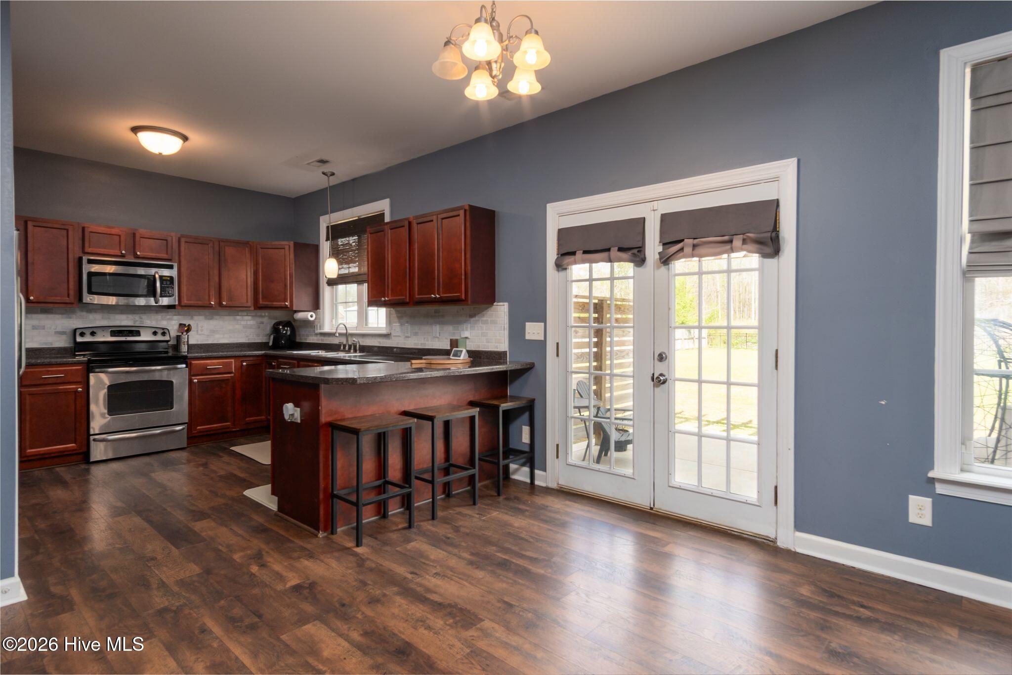 100565163 | Photo 16