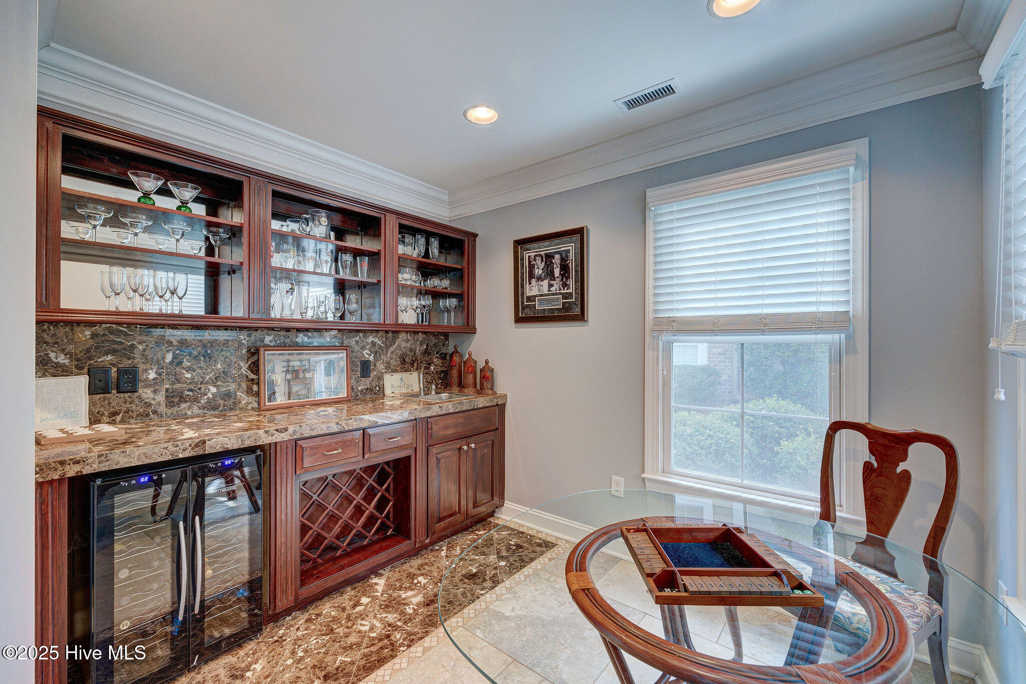 100533949 | Photo 44