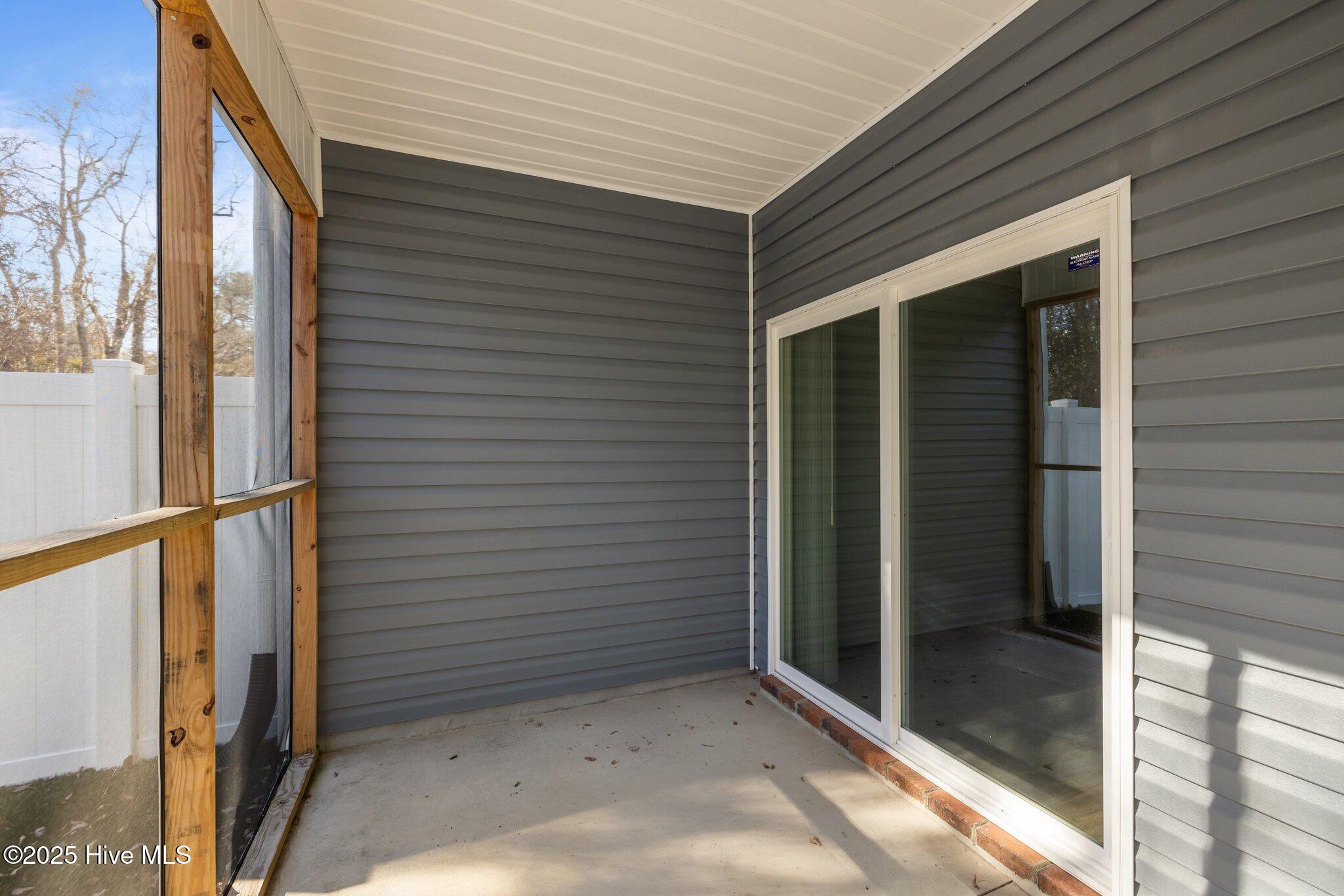 100563898 | Photo 13