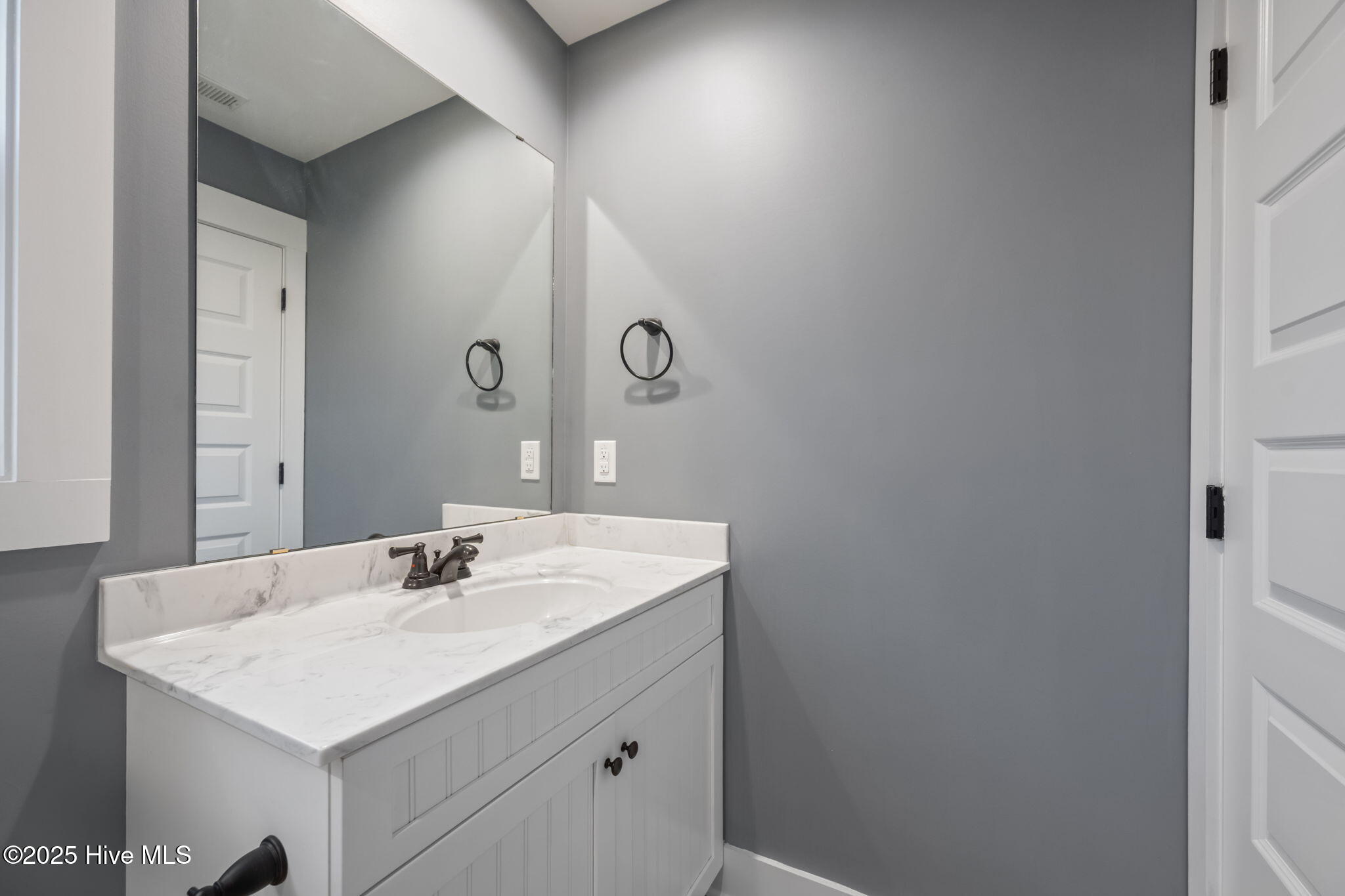 100544347 | Photo 39