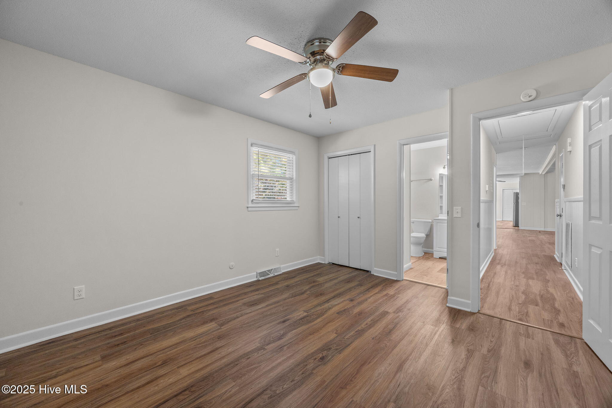 100540435 | Photo 24