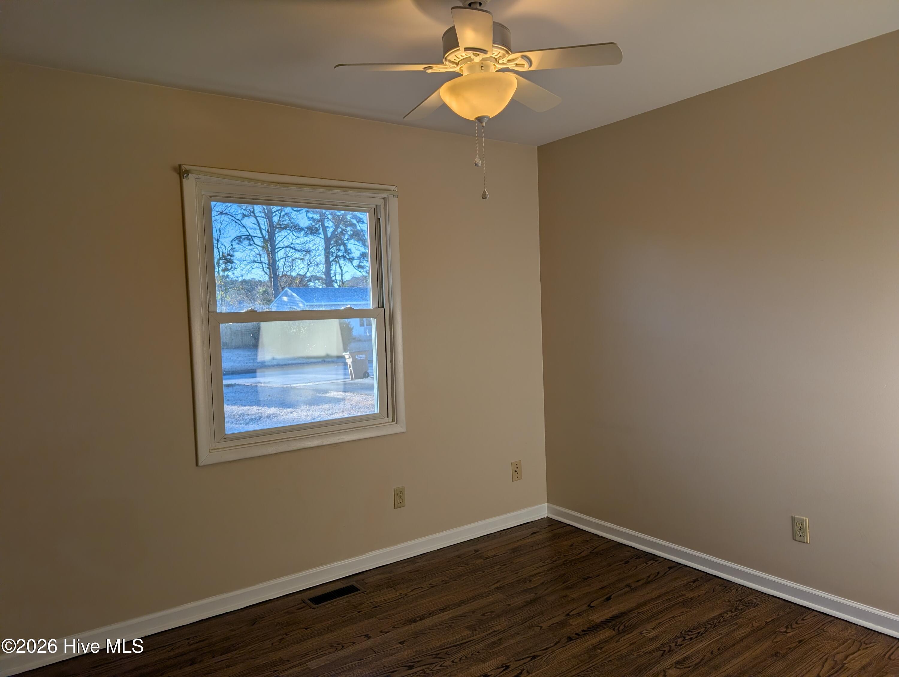 100548942 | Photo 14