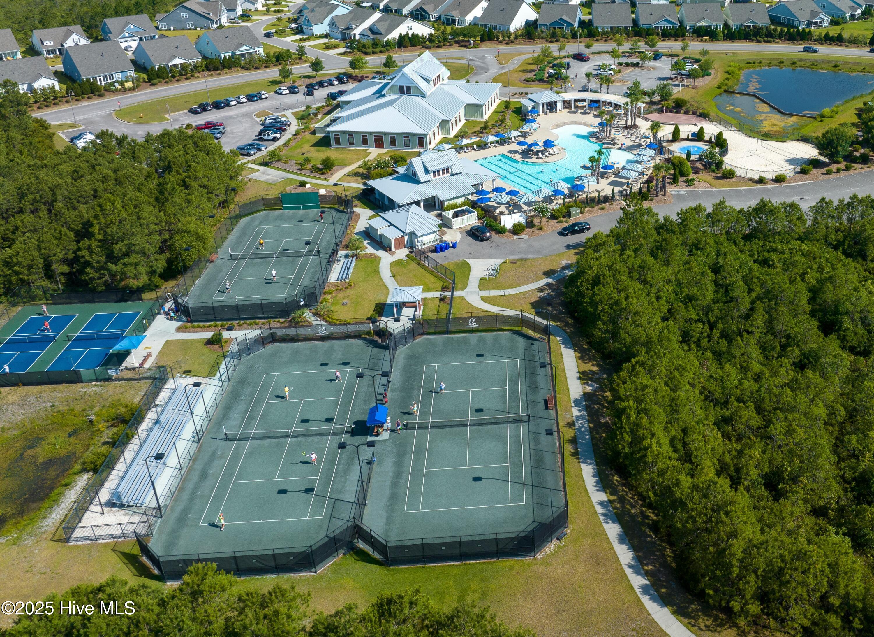 100527961 | Photo 37