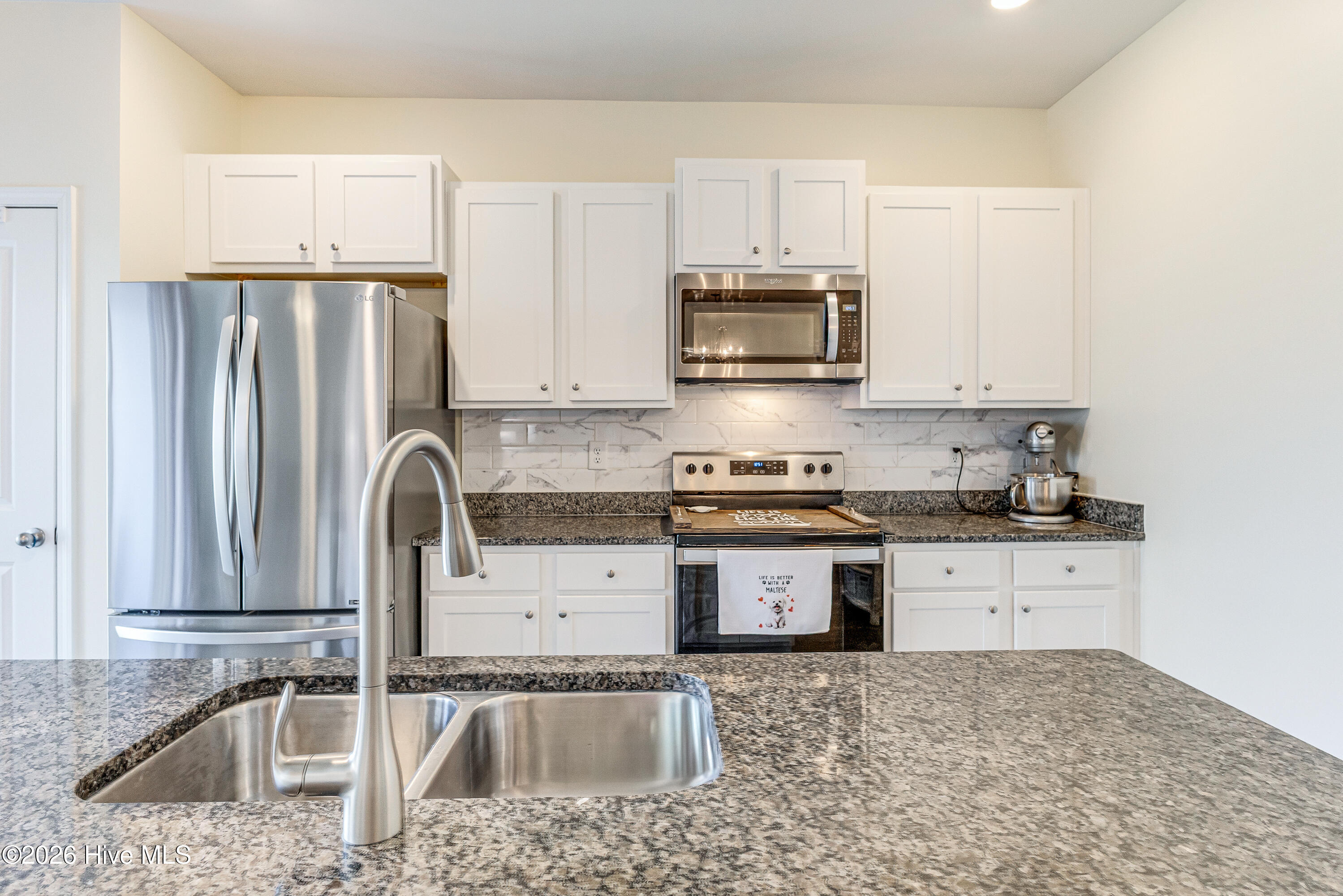 100566455 | Photo 16