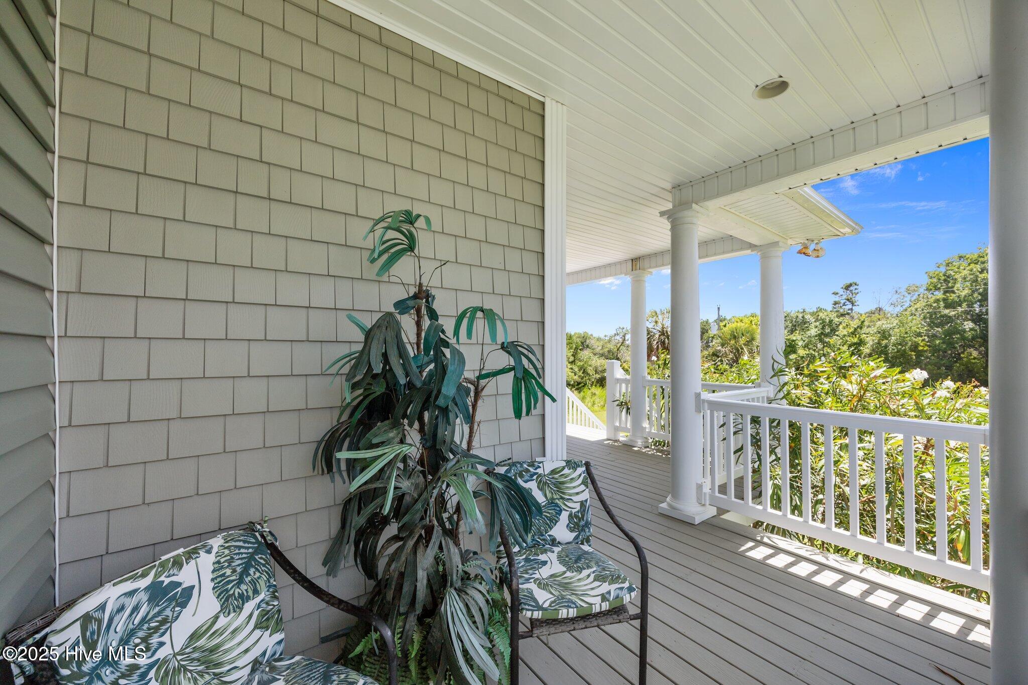 100517402 | Photo 11