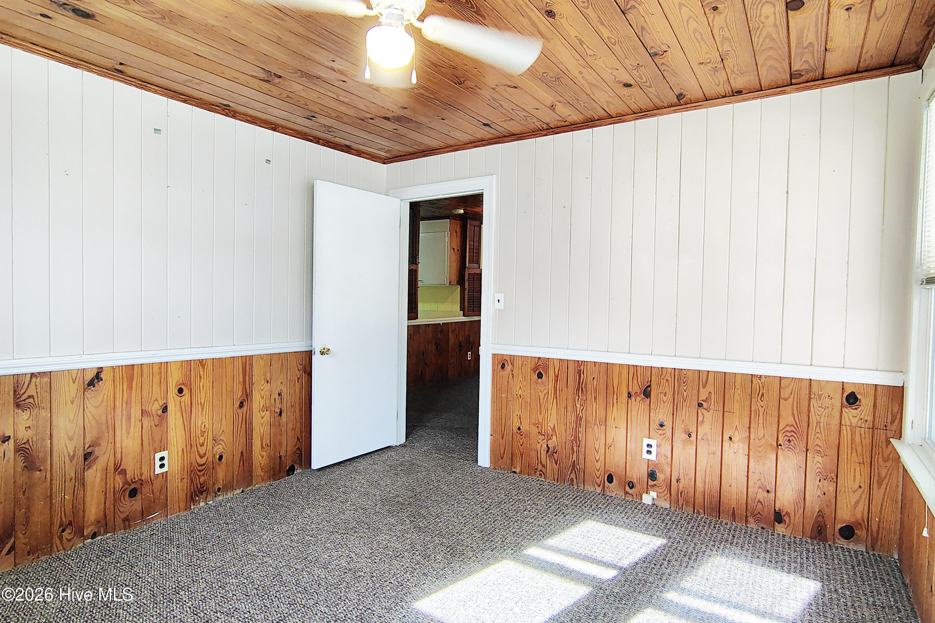 100550031 | Photo 13