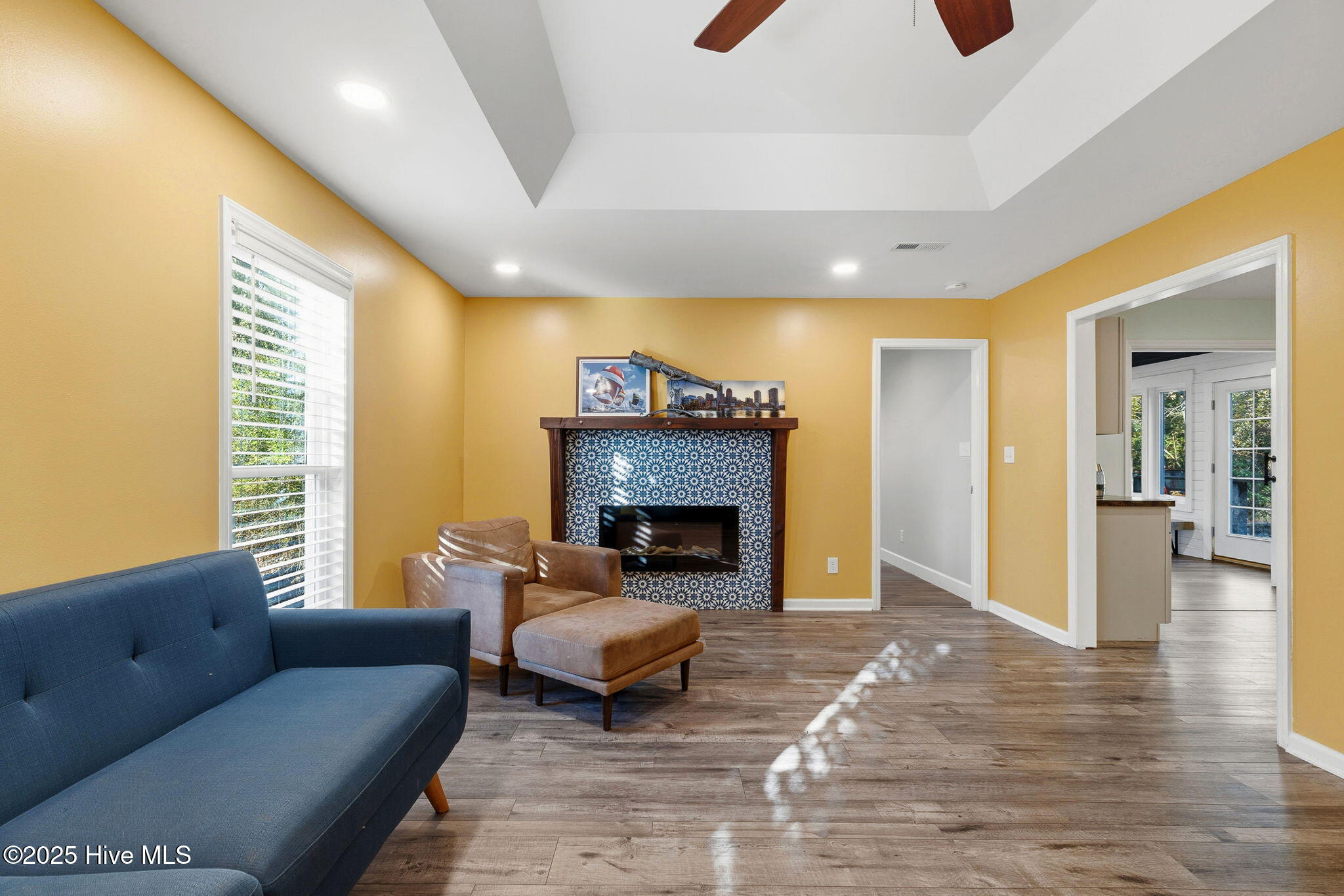 100545269 | Photo 14