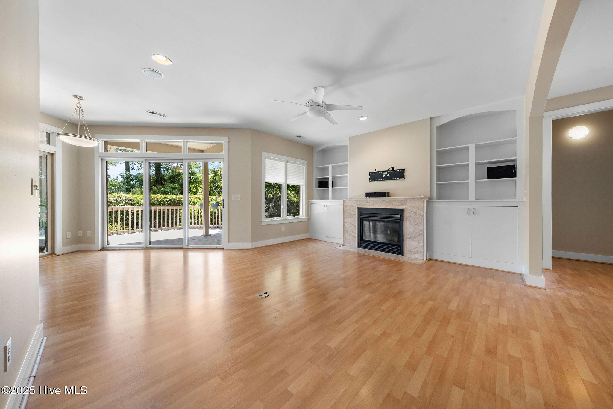 100516292 | Photo 10