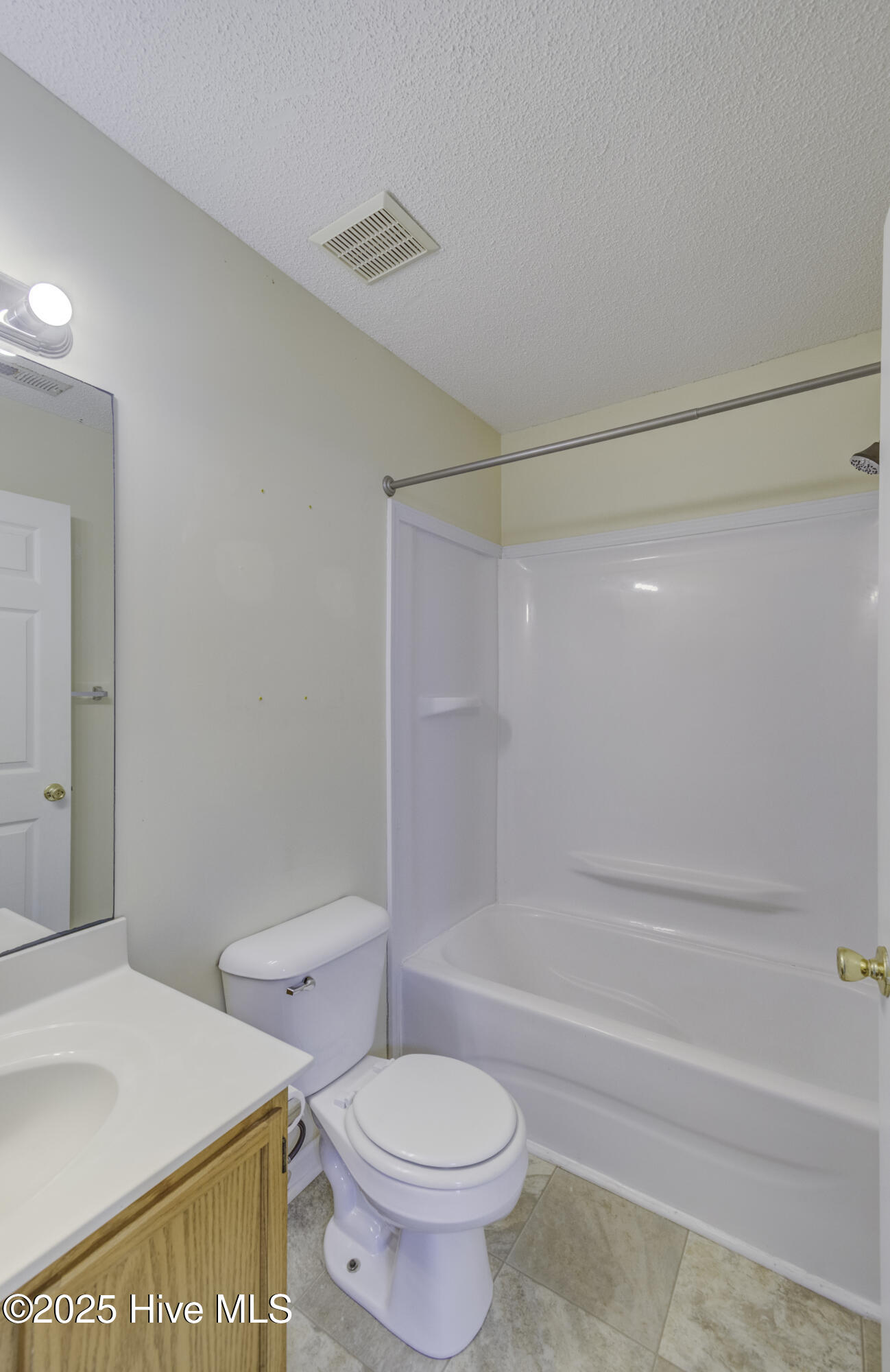 100536180 | Photo 22