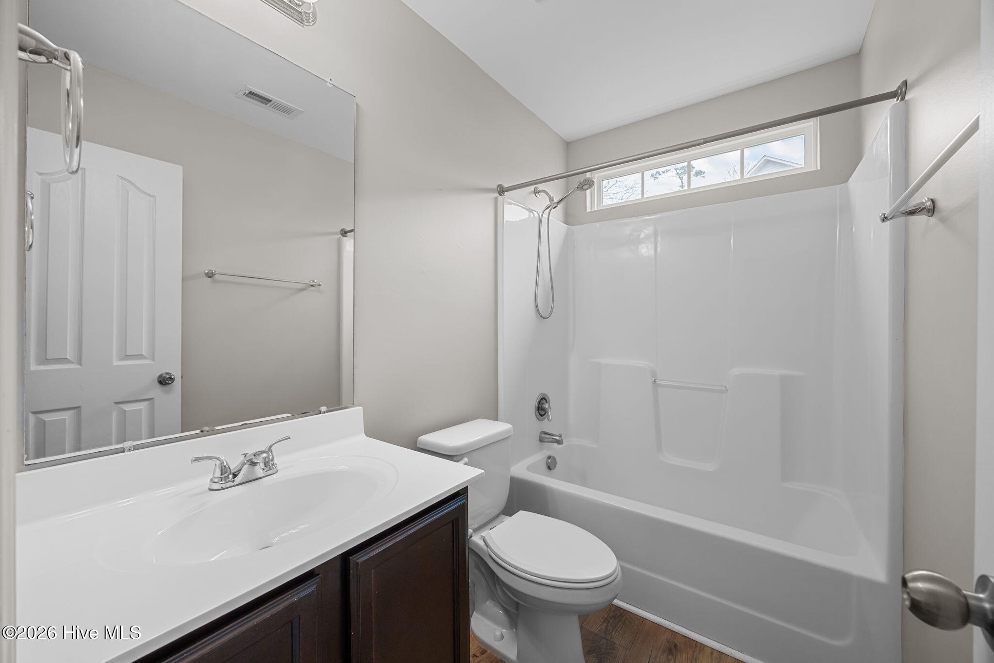 100557959 | Photo 10