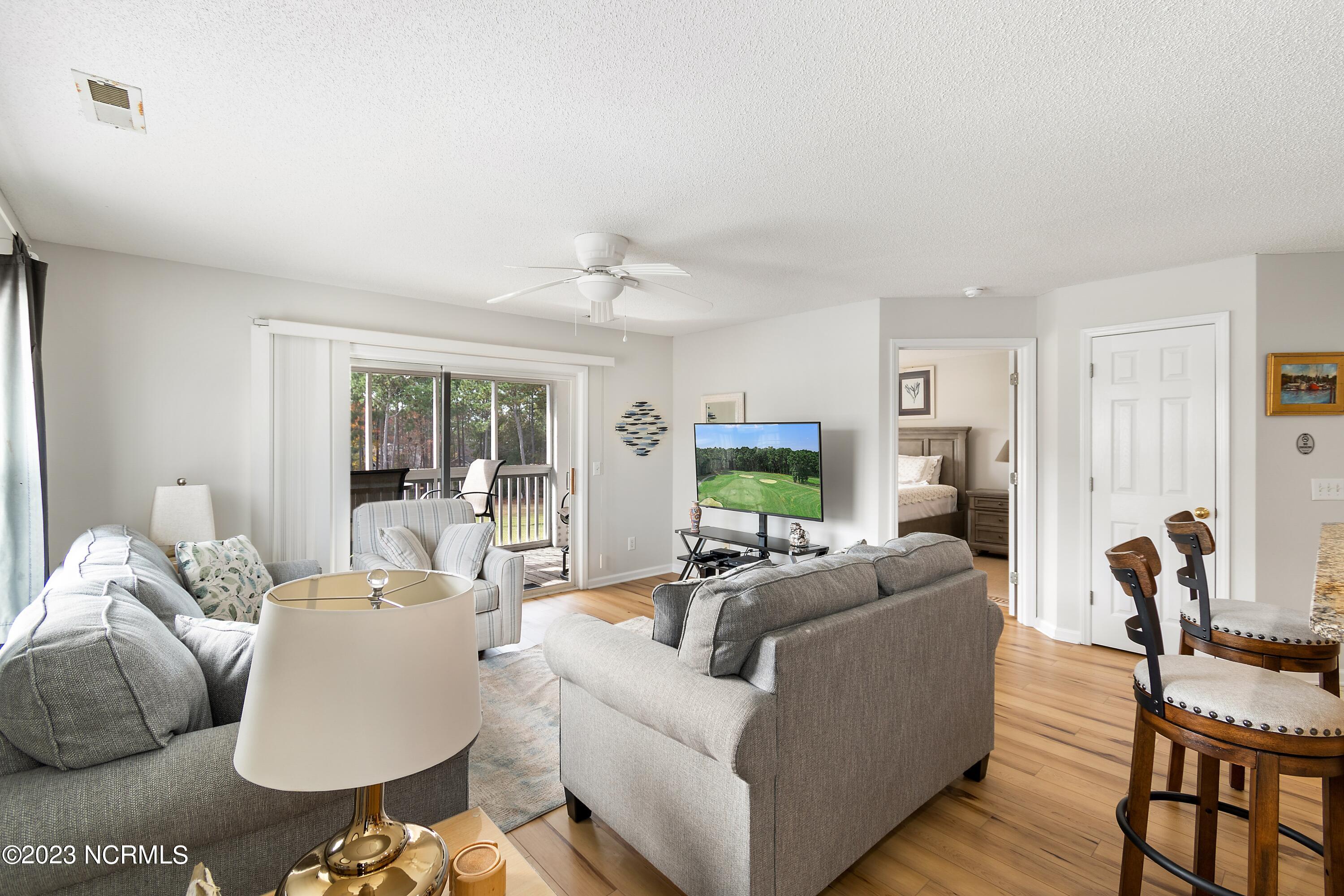 100564756 | Photo 14