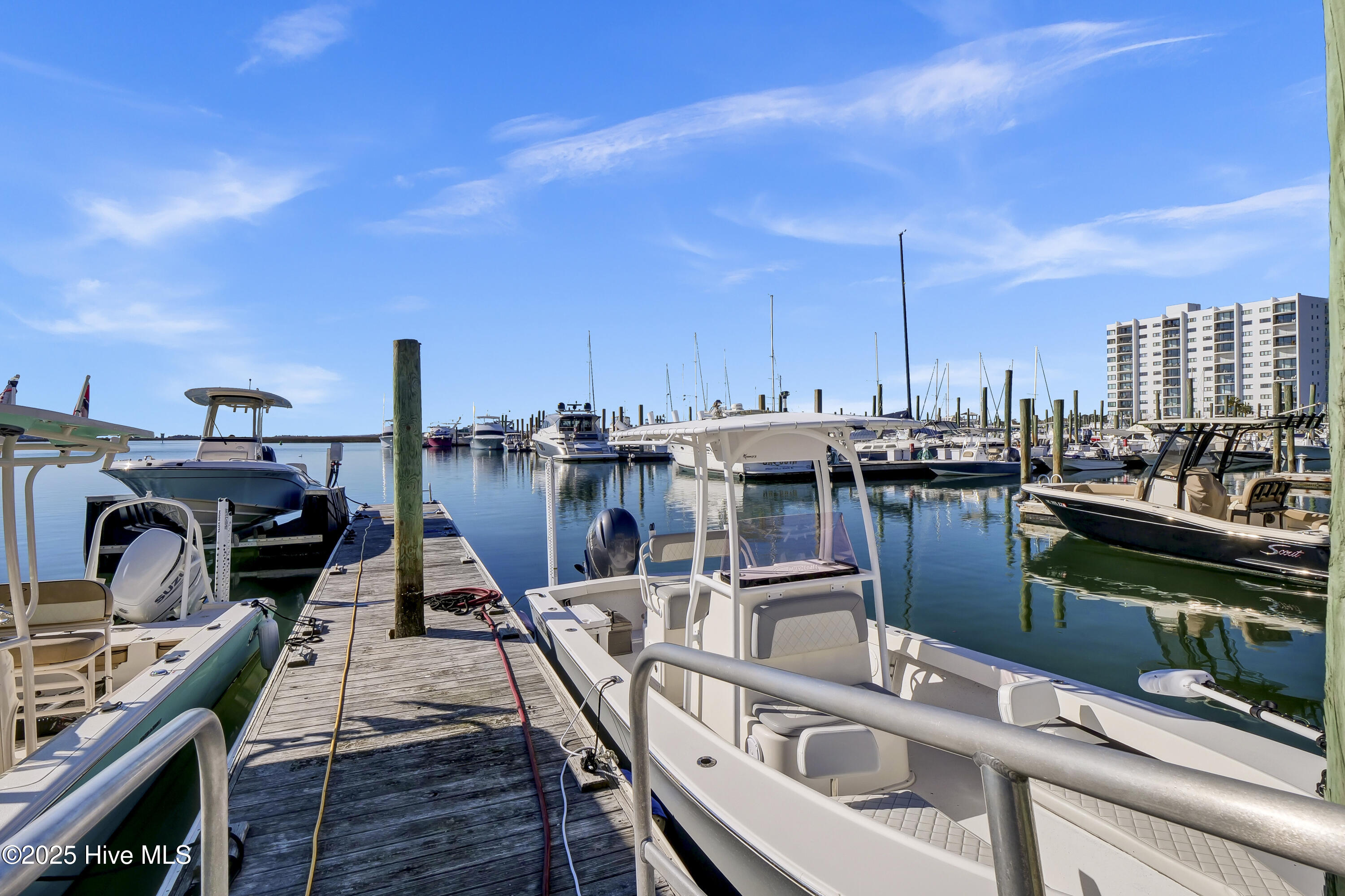 100469434 | Photo 45