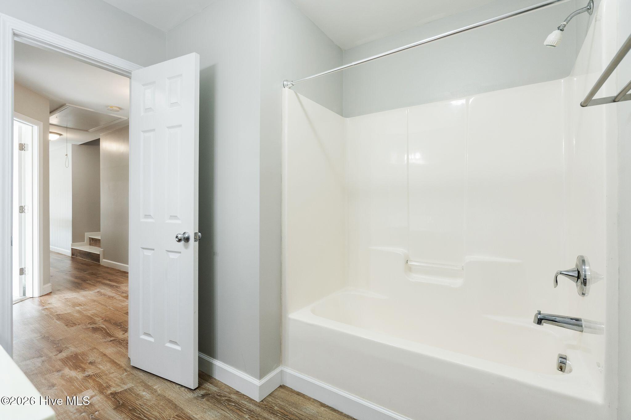 100558662 | Photo 53