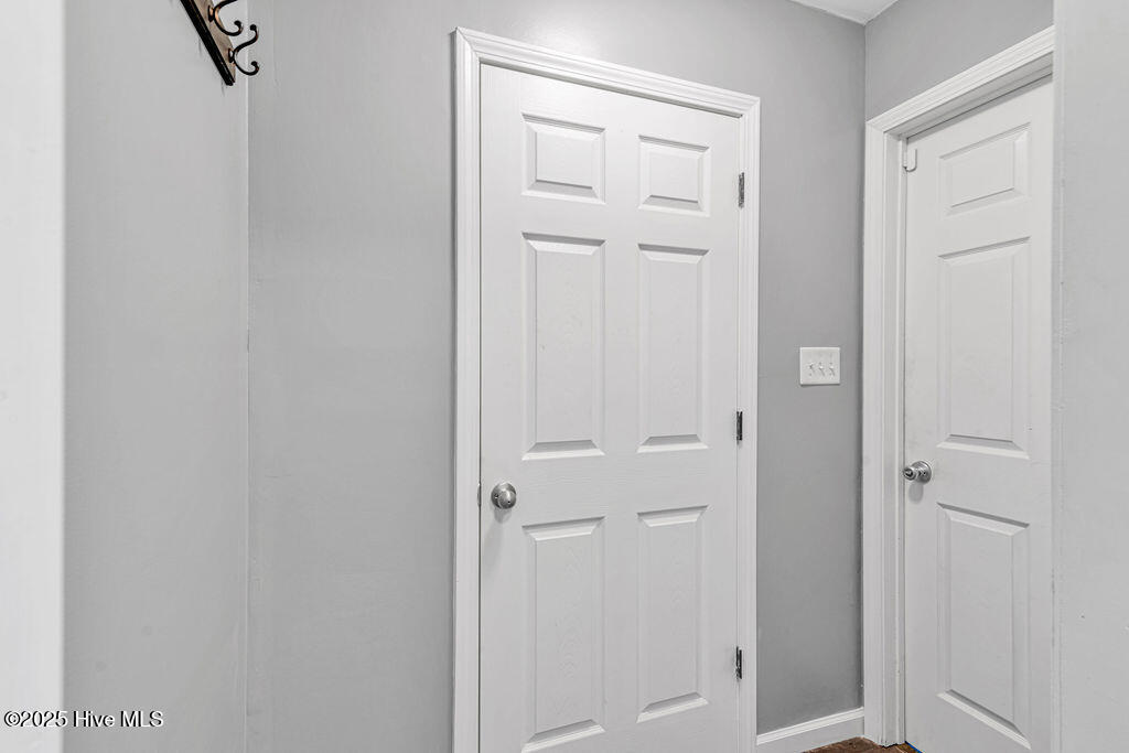 100546198 | Photo 27