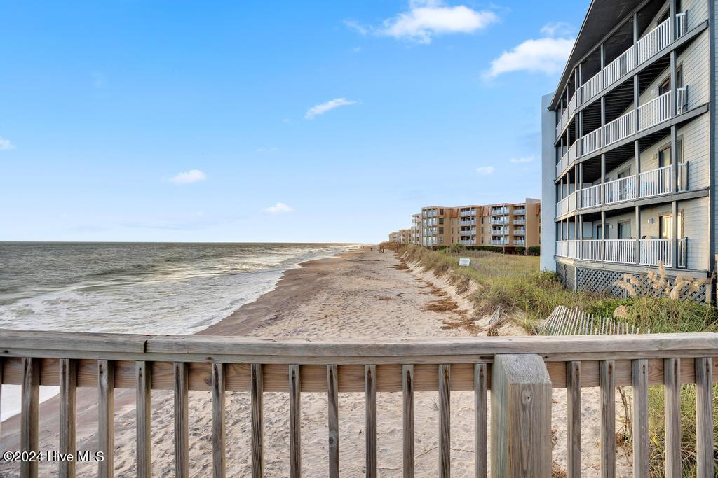 100556317 | Photo 28