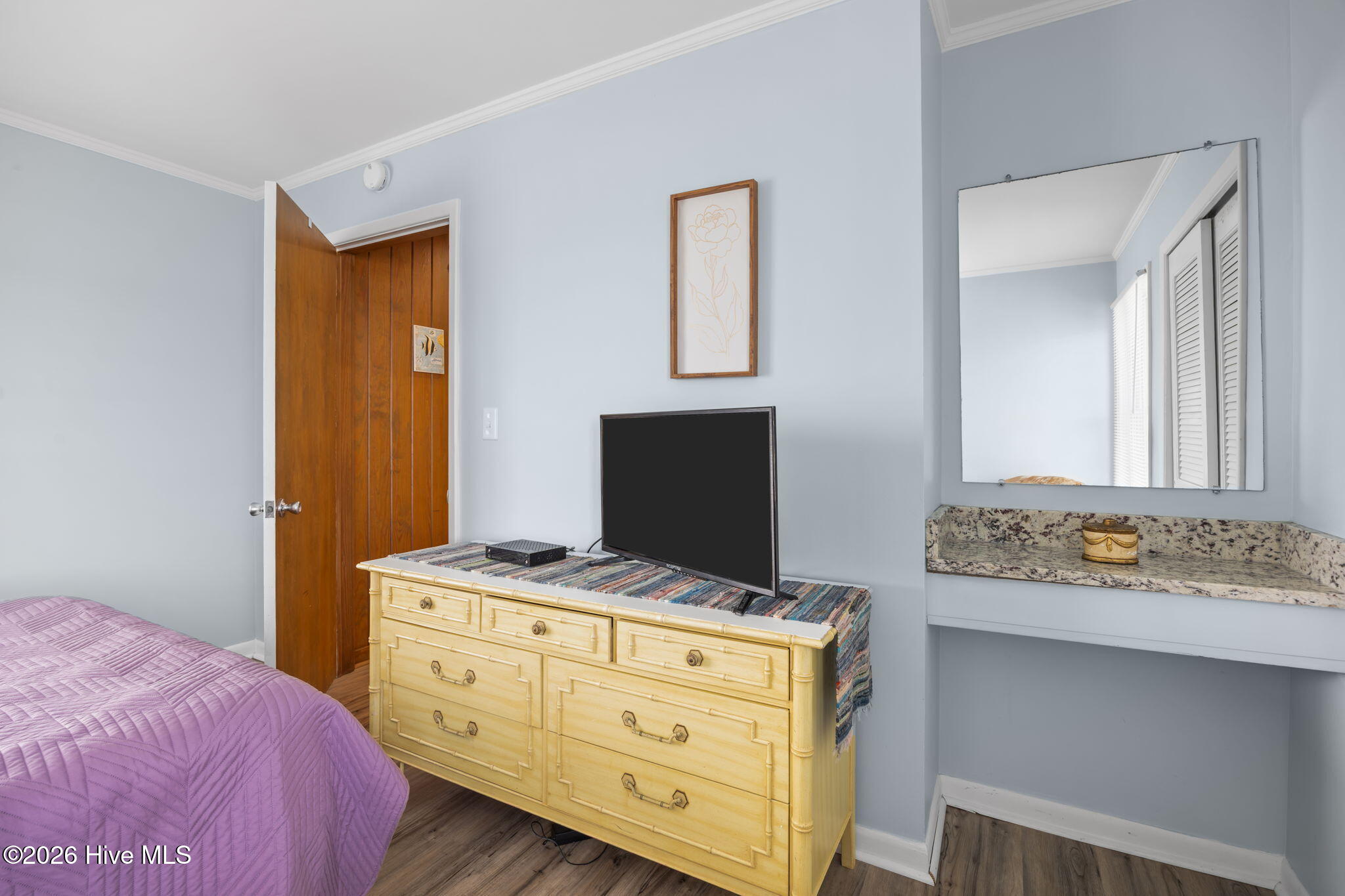 100565925 | Photo 44