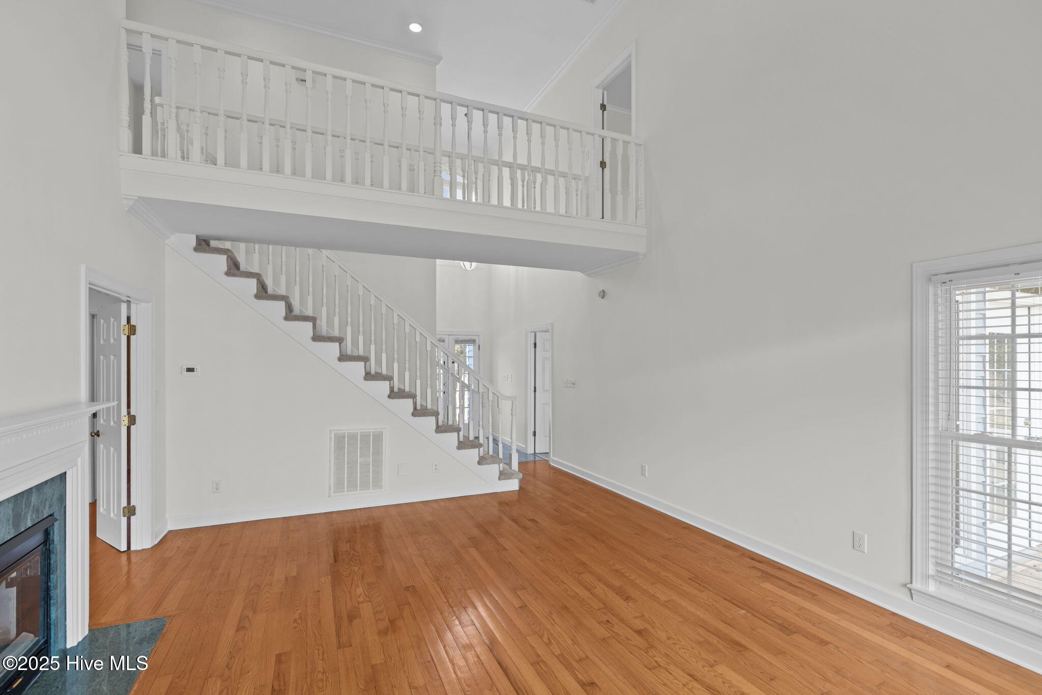 100542960 | Photo 27