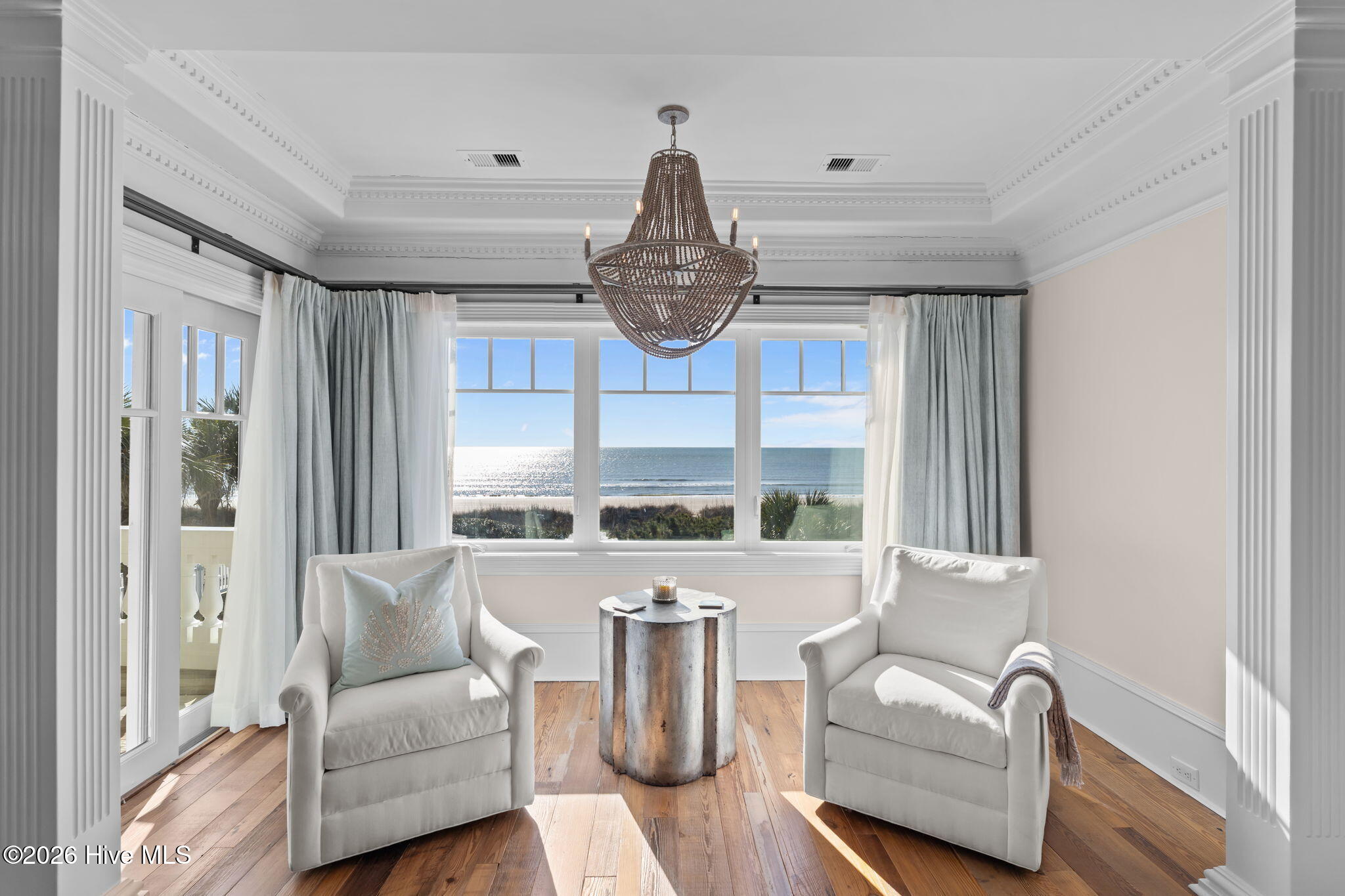 100552689 | Photo 50