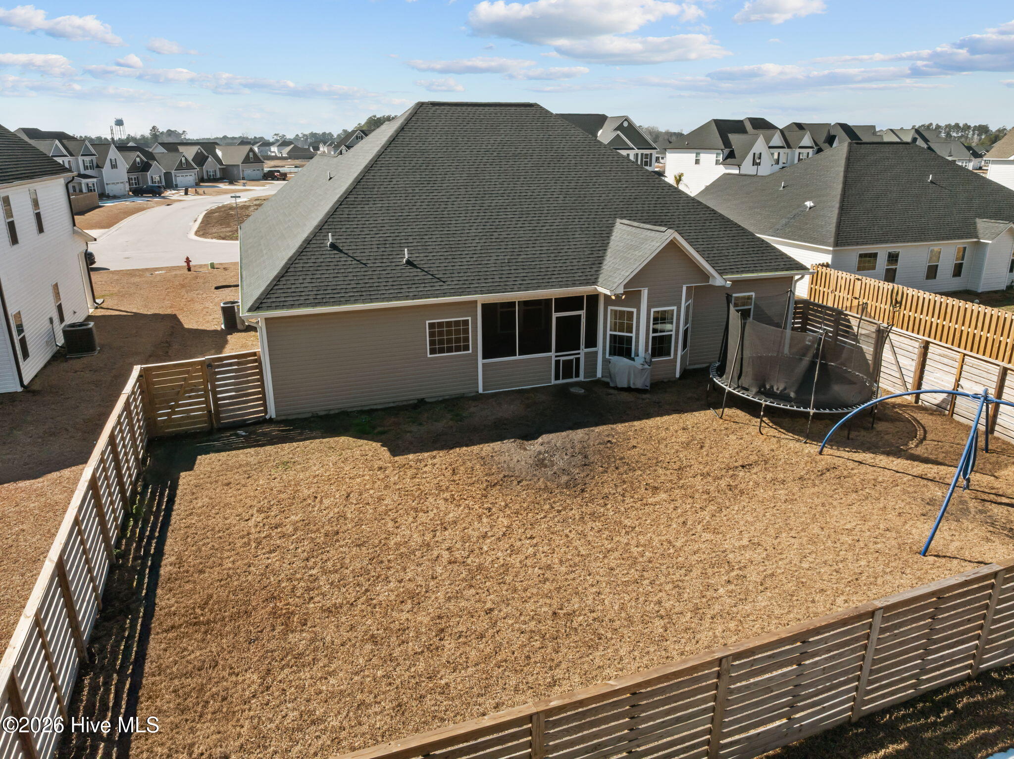 100553324 | Photo 49