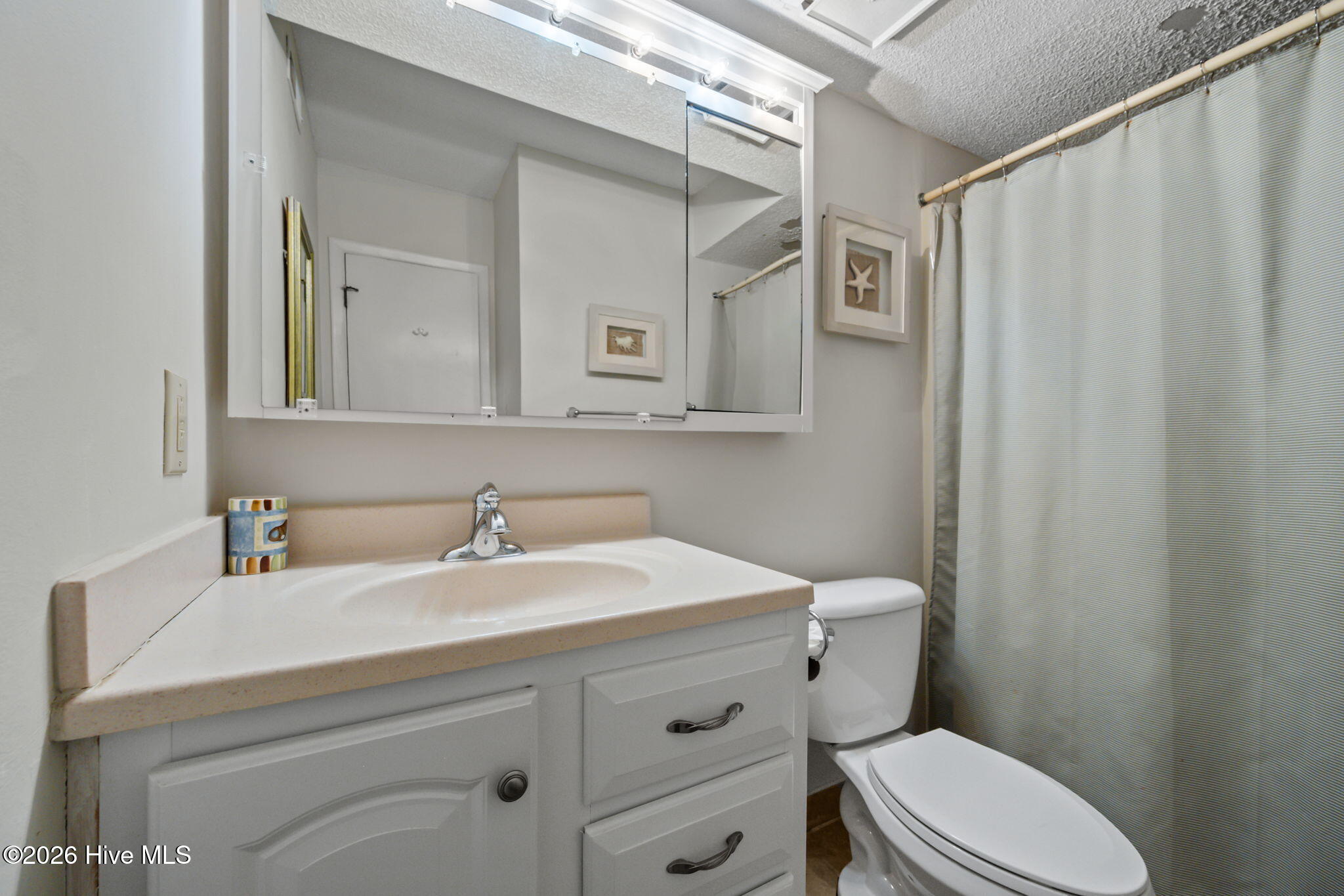 100552737 | Photo 25