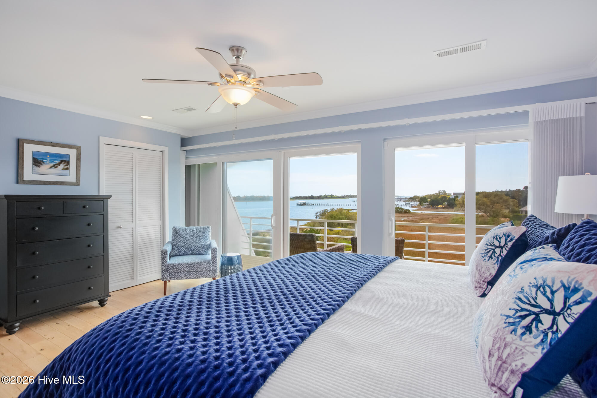 100564405 | Photo 16