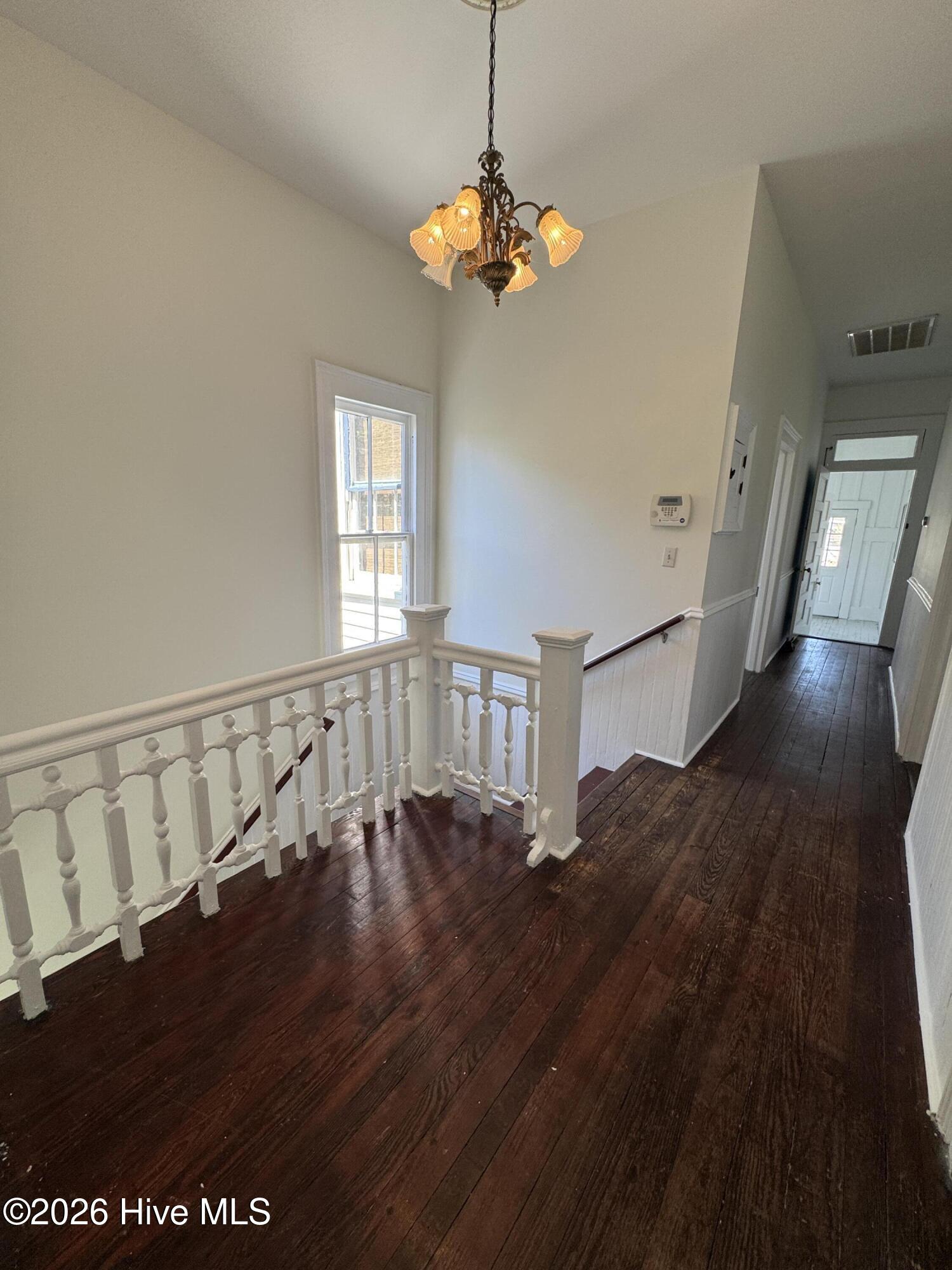 100561655 | Photo 15