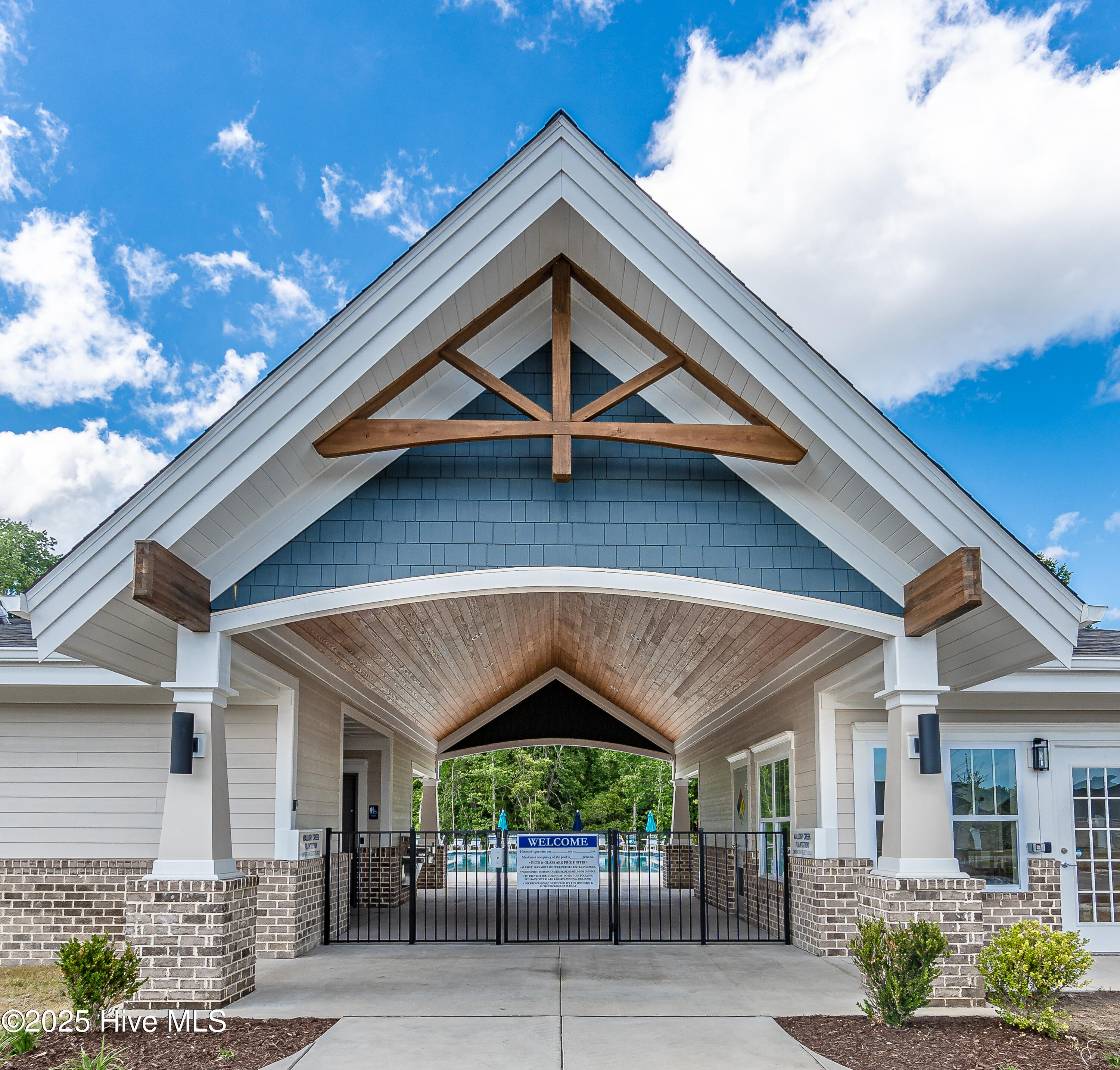 100526053 | Photo 54