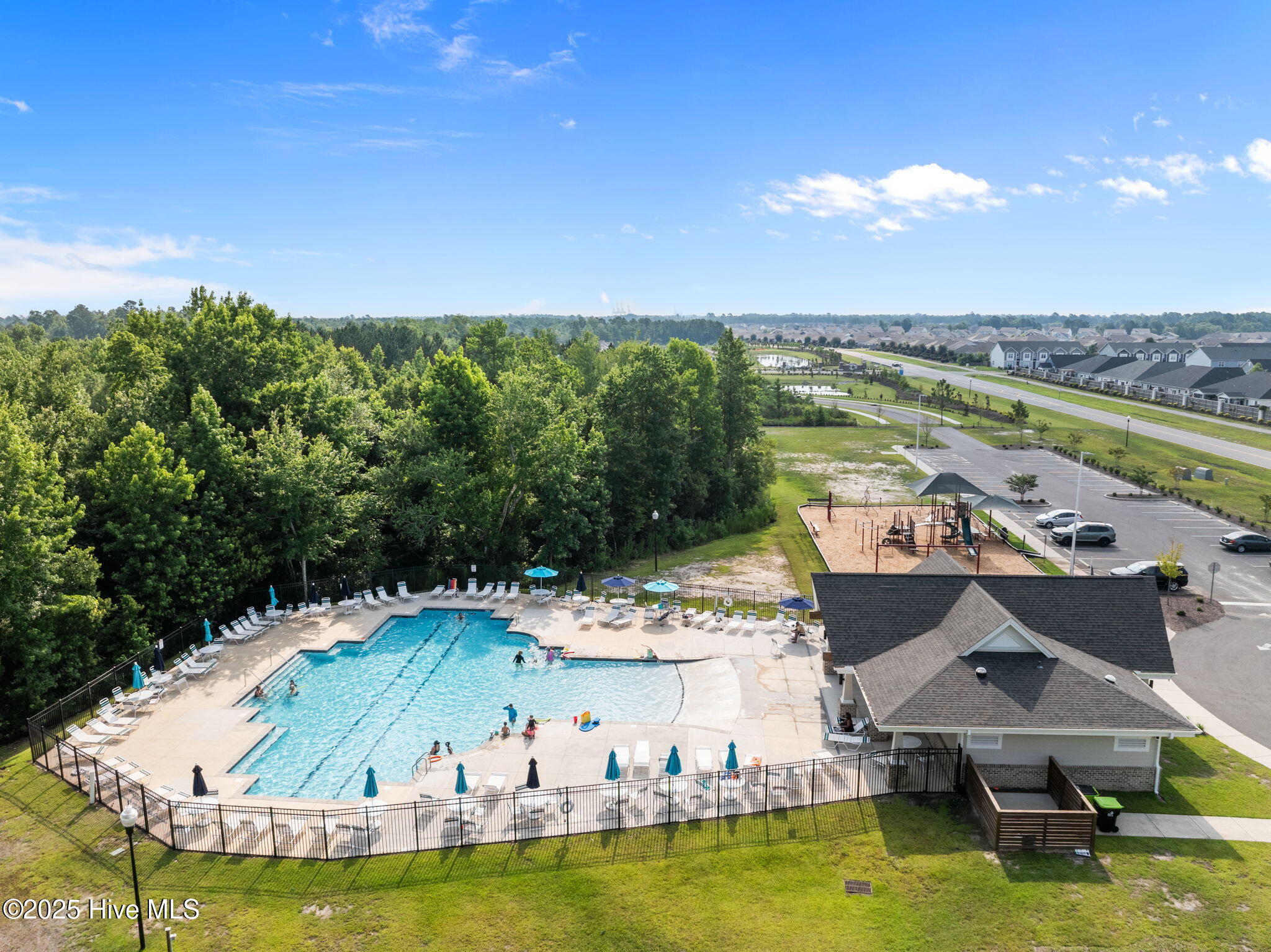 100547166 | Photo 44