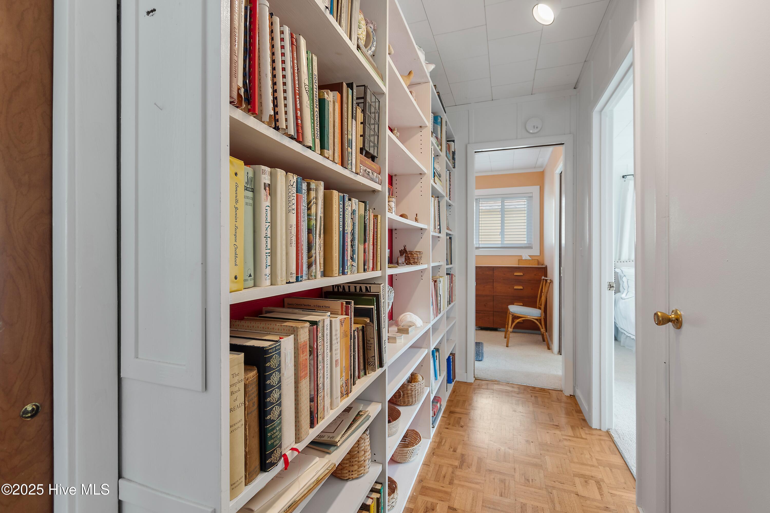 100503570 | Photo 26