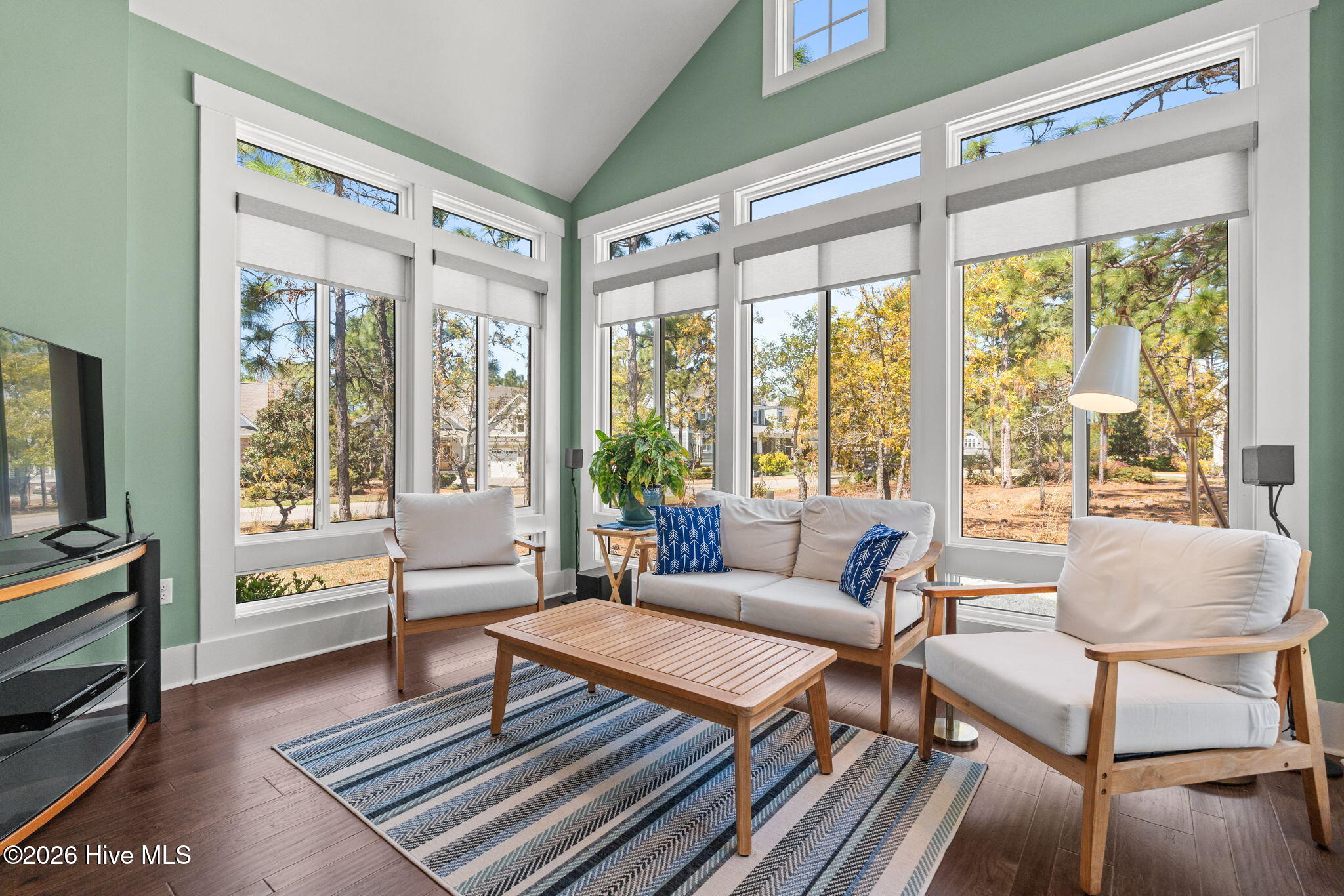 100564943 | Photo 27