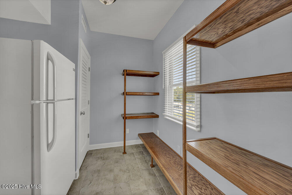 100531490 | Photo 42