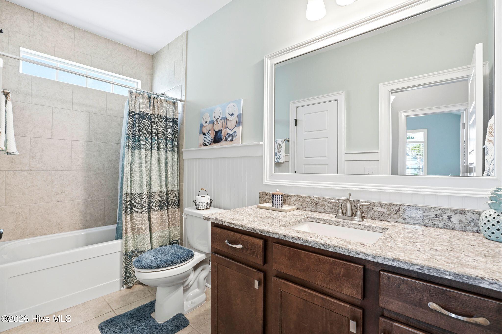 100563087 | Photo 26