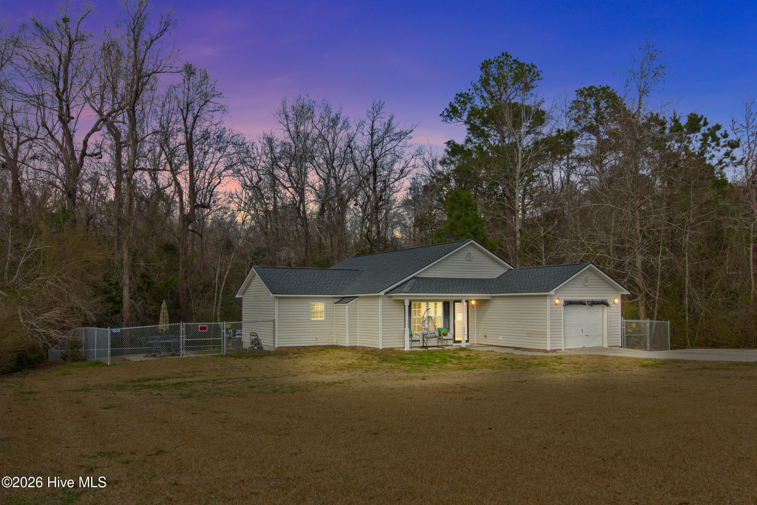 100548560 | Photo 27